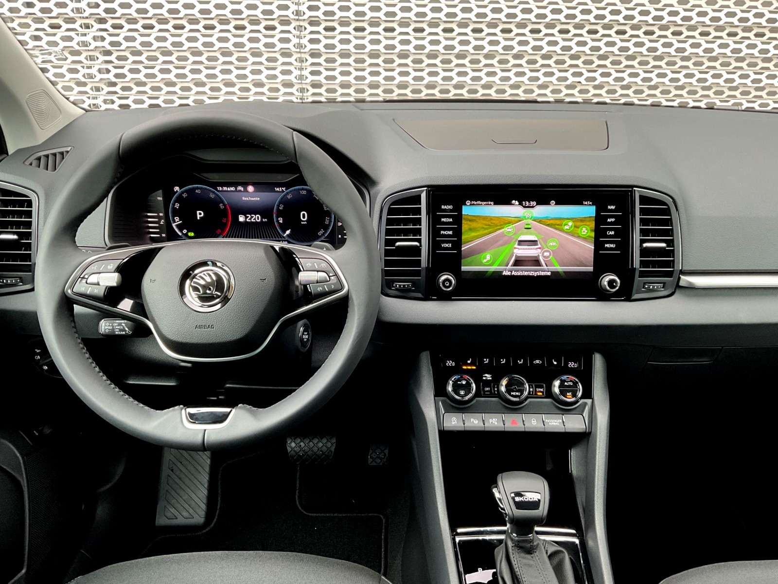 SKODA Karoq 1.5 TSI Selection DSG - 7
