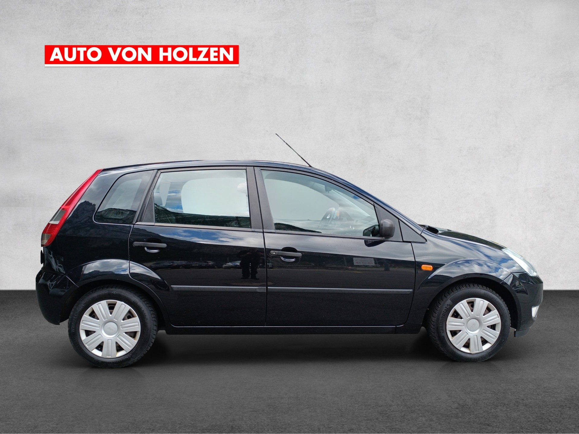 FORD Fiesta 1.4 16V Ghia - 8