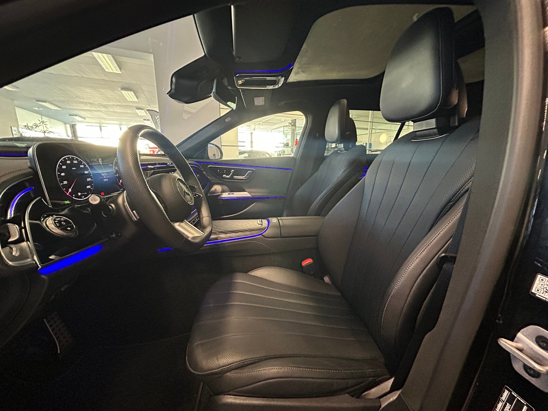 MERCEDES-BENZ E 200 T 9G-Tronic 4Matic AMG Line - 11