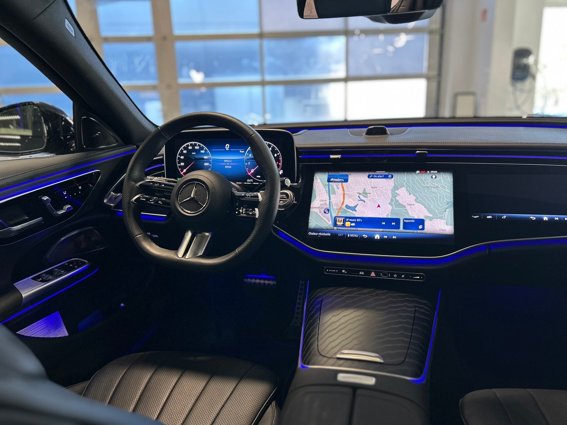 MERCEDES-BENZ E 200 T 9G-Tronic 4Matic AMG Line - 9