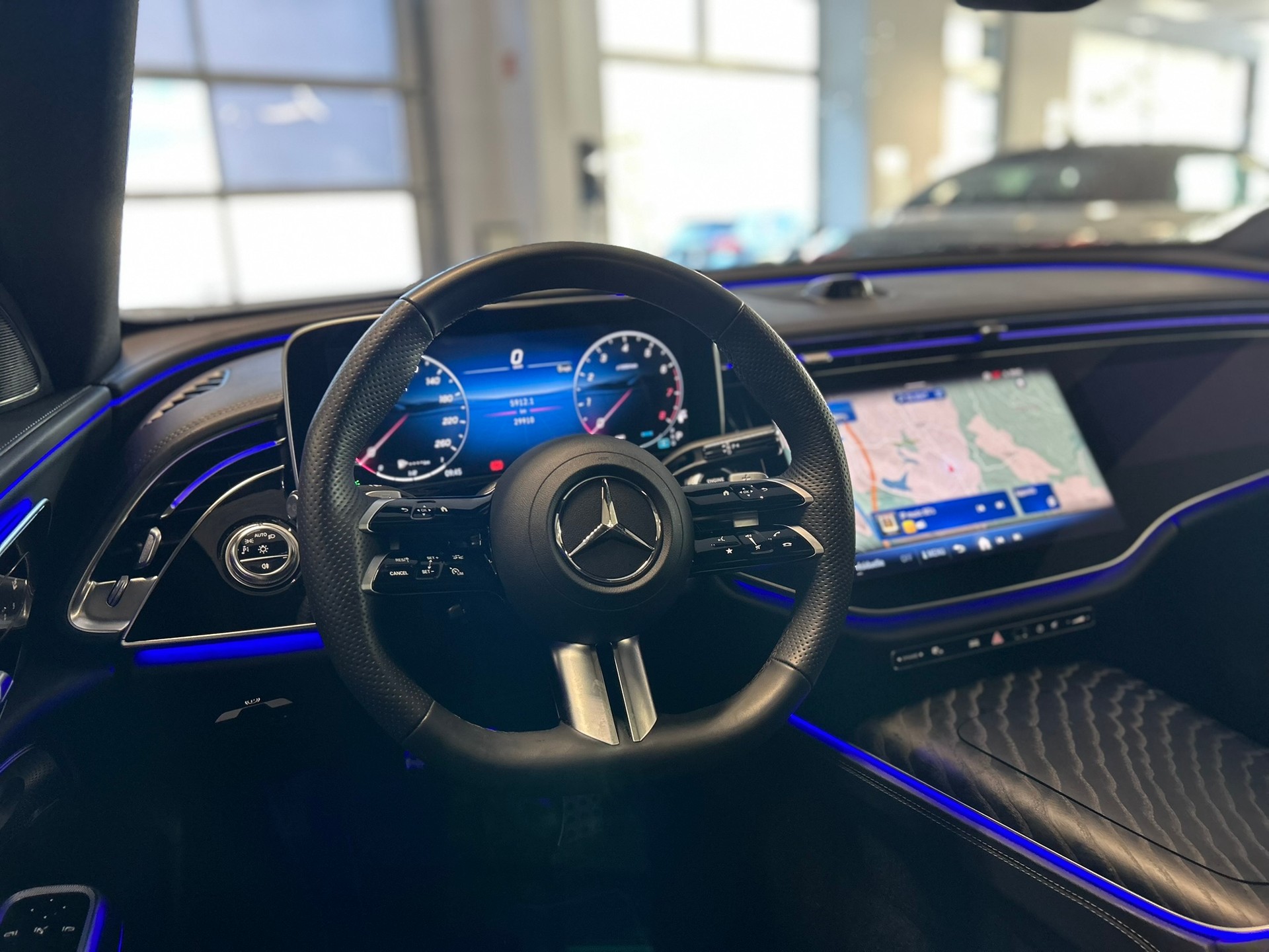 MERCEDES-BENZ E 200 T 9G-Tronic 4Matic AMG Line - 10