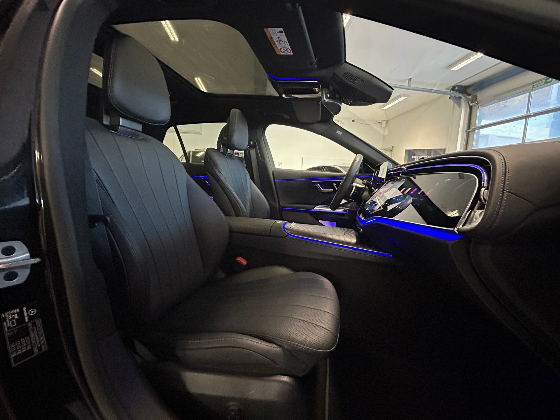 MERCEDES-BENZ E 200 T 9G-Tronic 4Matic AMG Line - 13