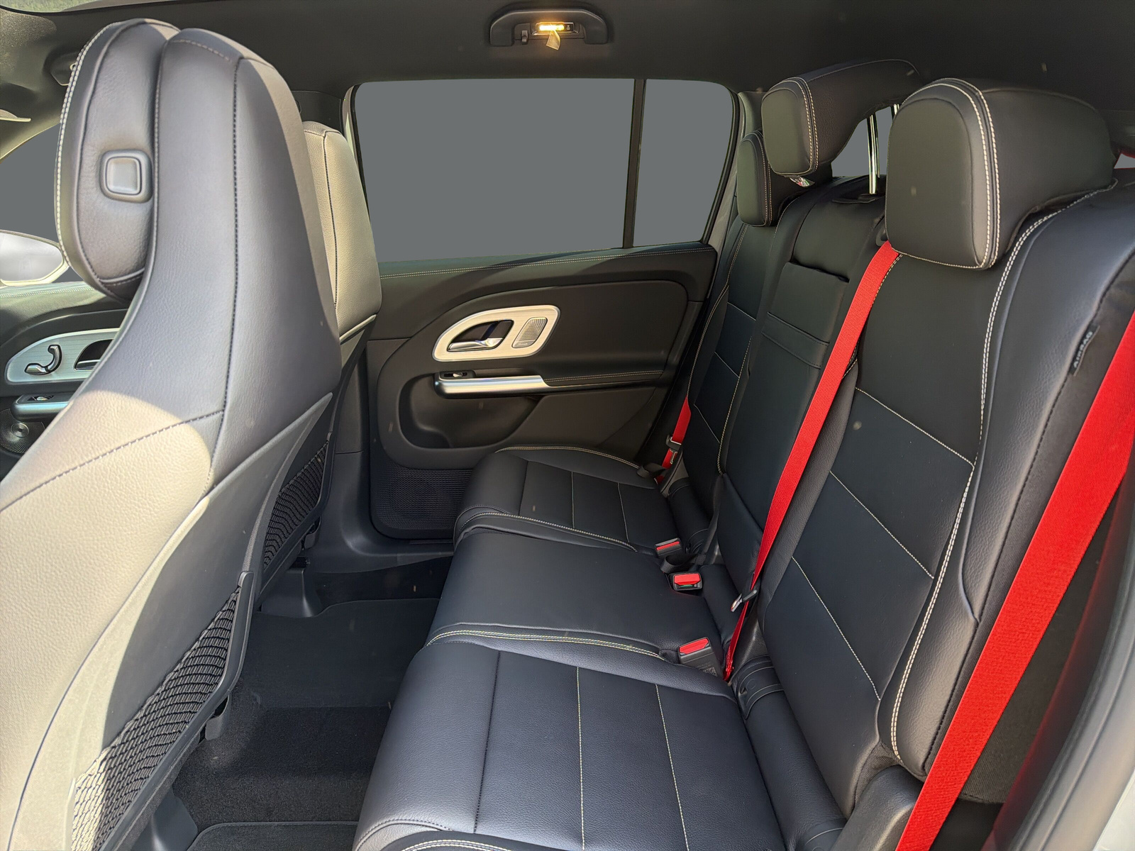 MERCEDES-BENZ GLB 220 4Matic 8G-Tronic - 14