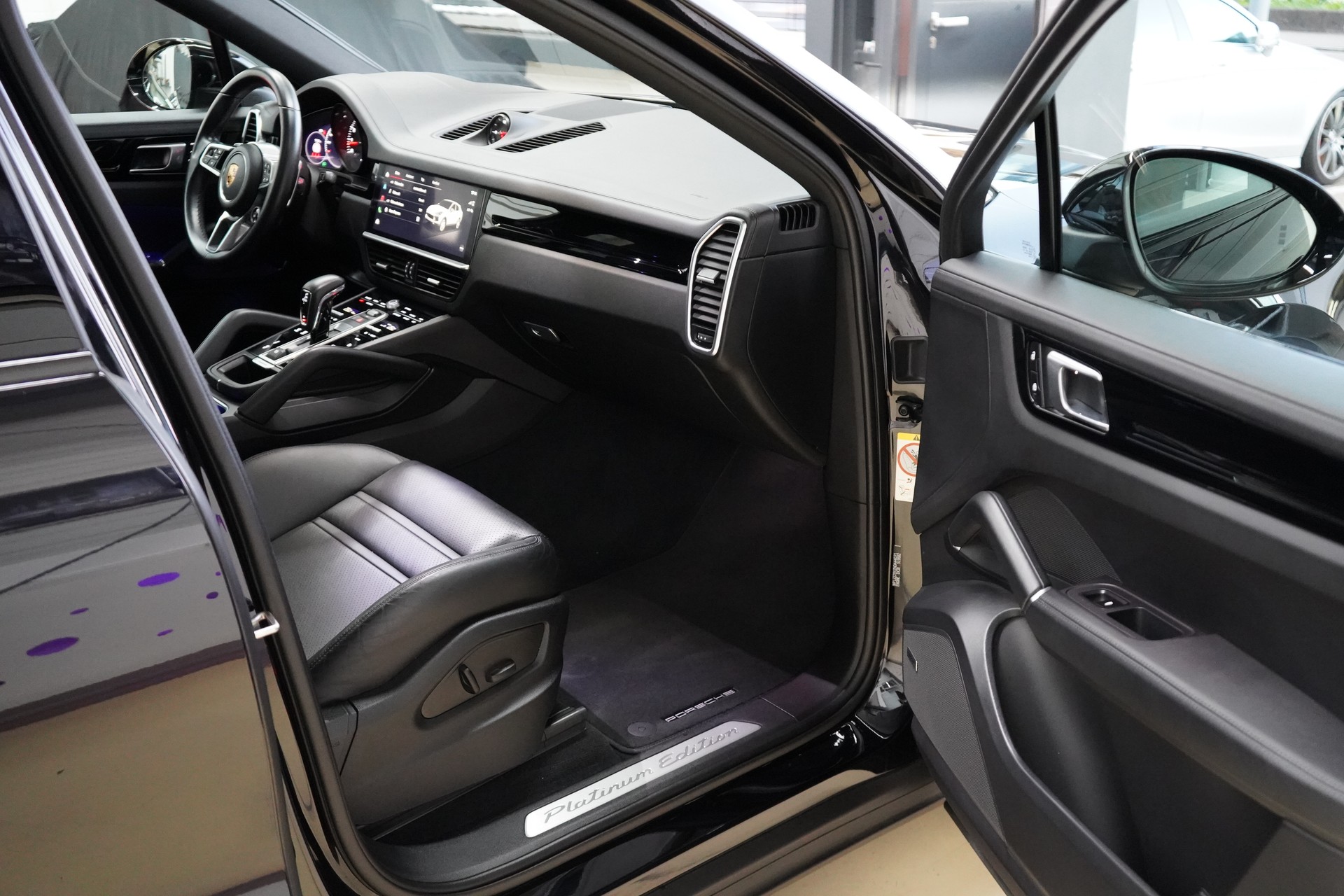 PORSCHE Cayenne Coupé Platinum Edition - 26