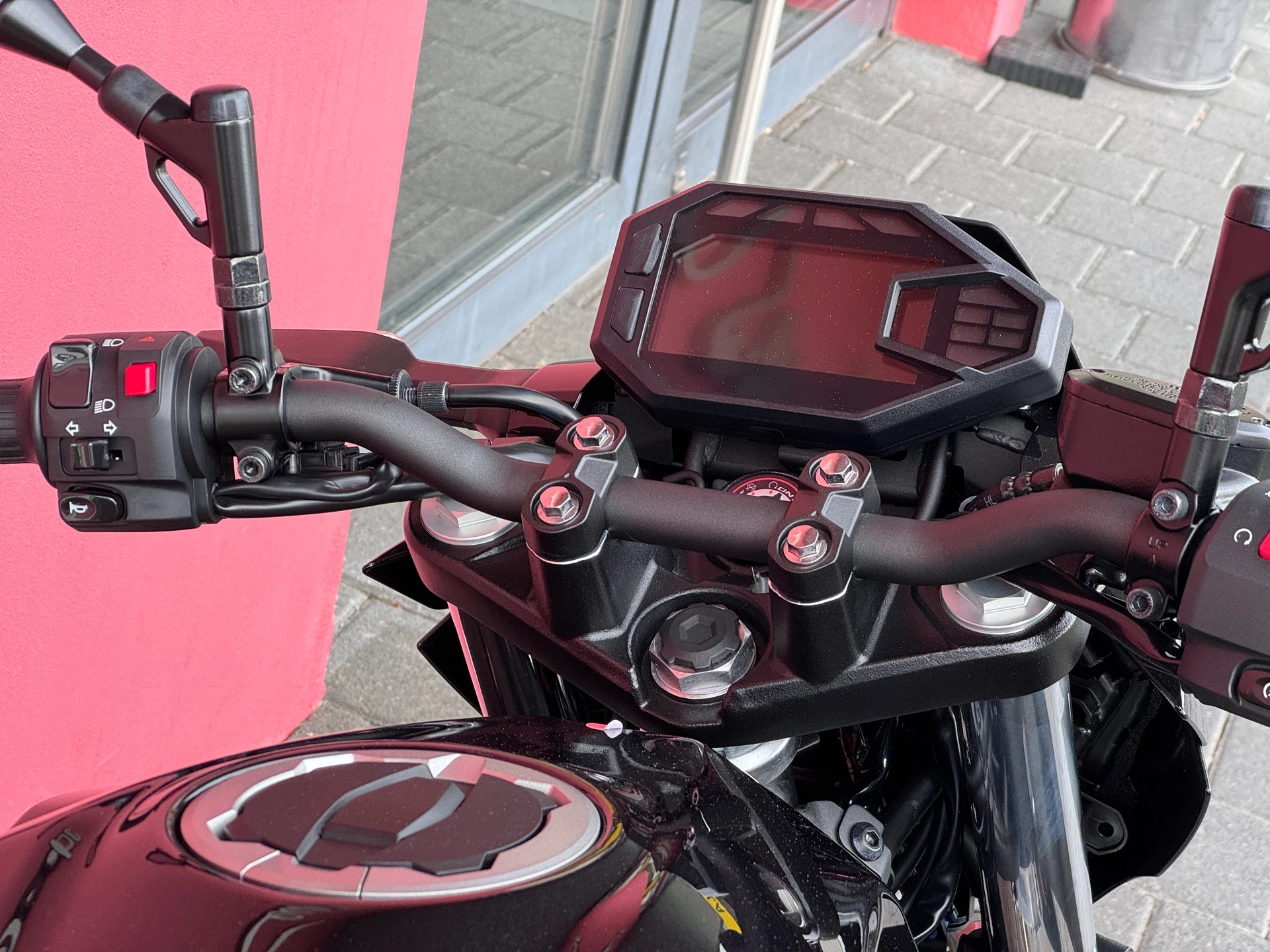 KAWASAKI Z 500 Swiss Edition - 10
