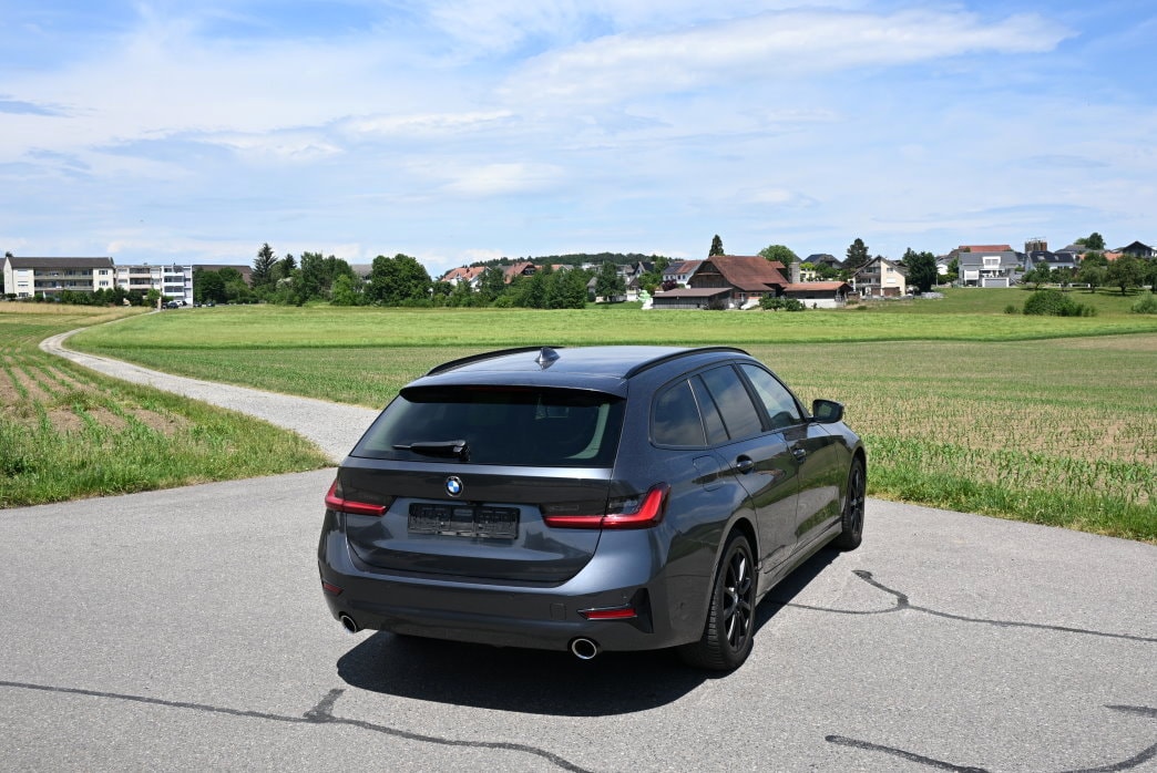 BMW 320d xDrive 48V Touring Steptronic - 3
