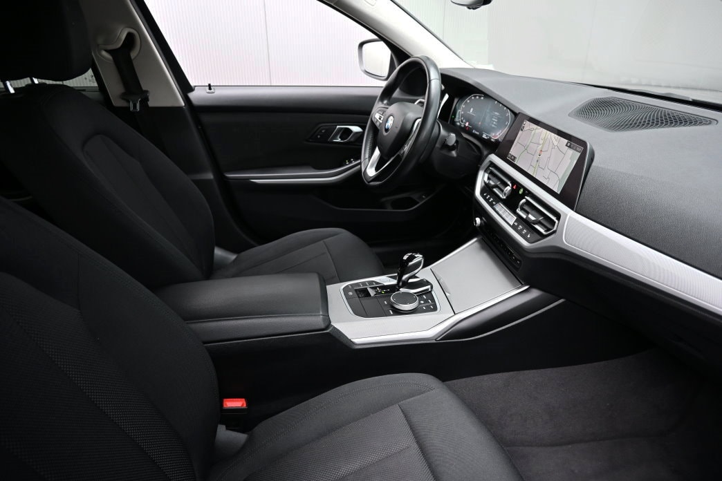 BMW 320d xDrive 48V Touring Steptronic - 5