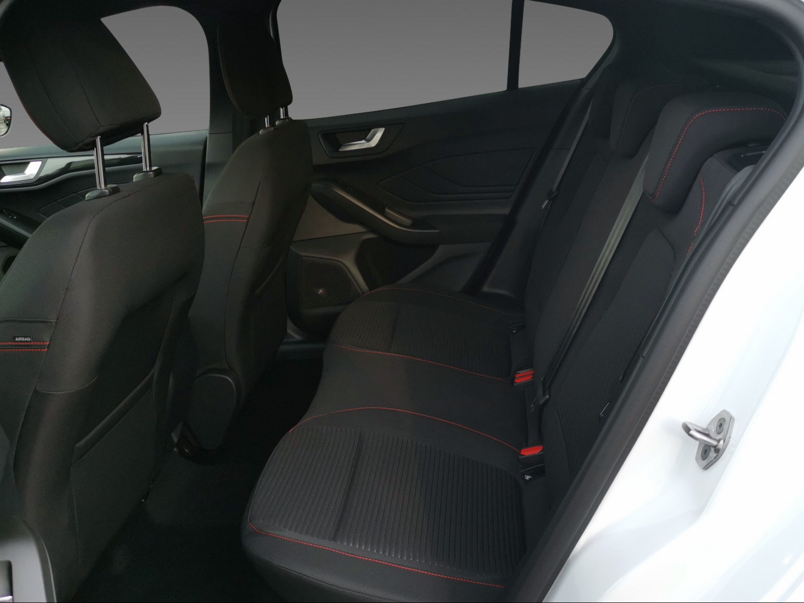 FORD Focus 1.0i EcoB Hybrid 155 ST-Line - 9