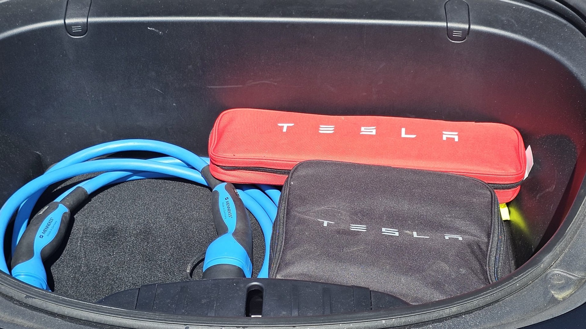 TESLA Dual Motor AWD - 9