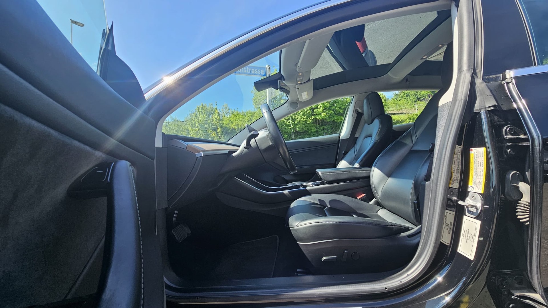 TESLA Dual Motor AWD - 4
