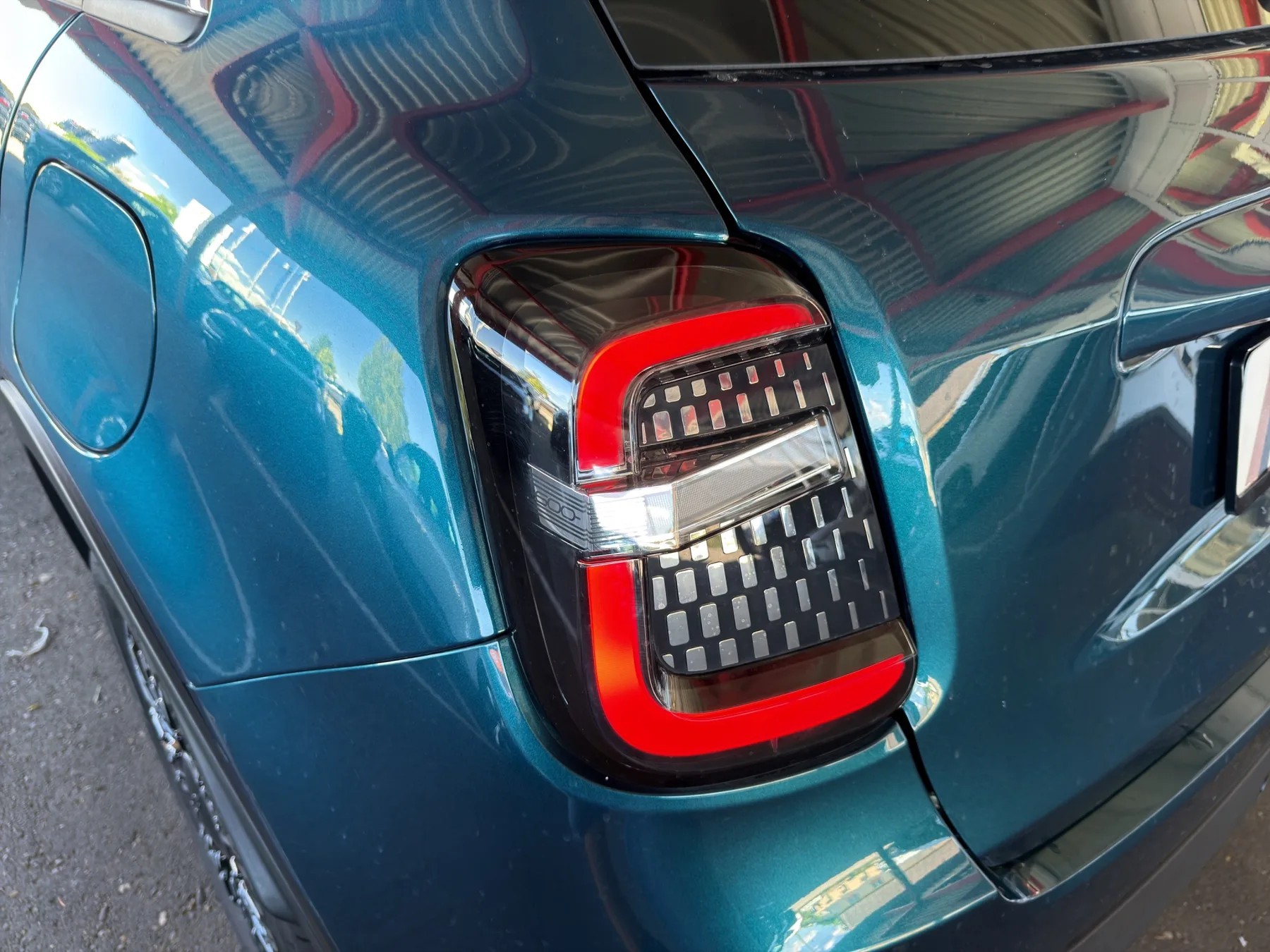 FIAT 600 1.2 Hybrid 145 Cult - 32