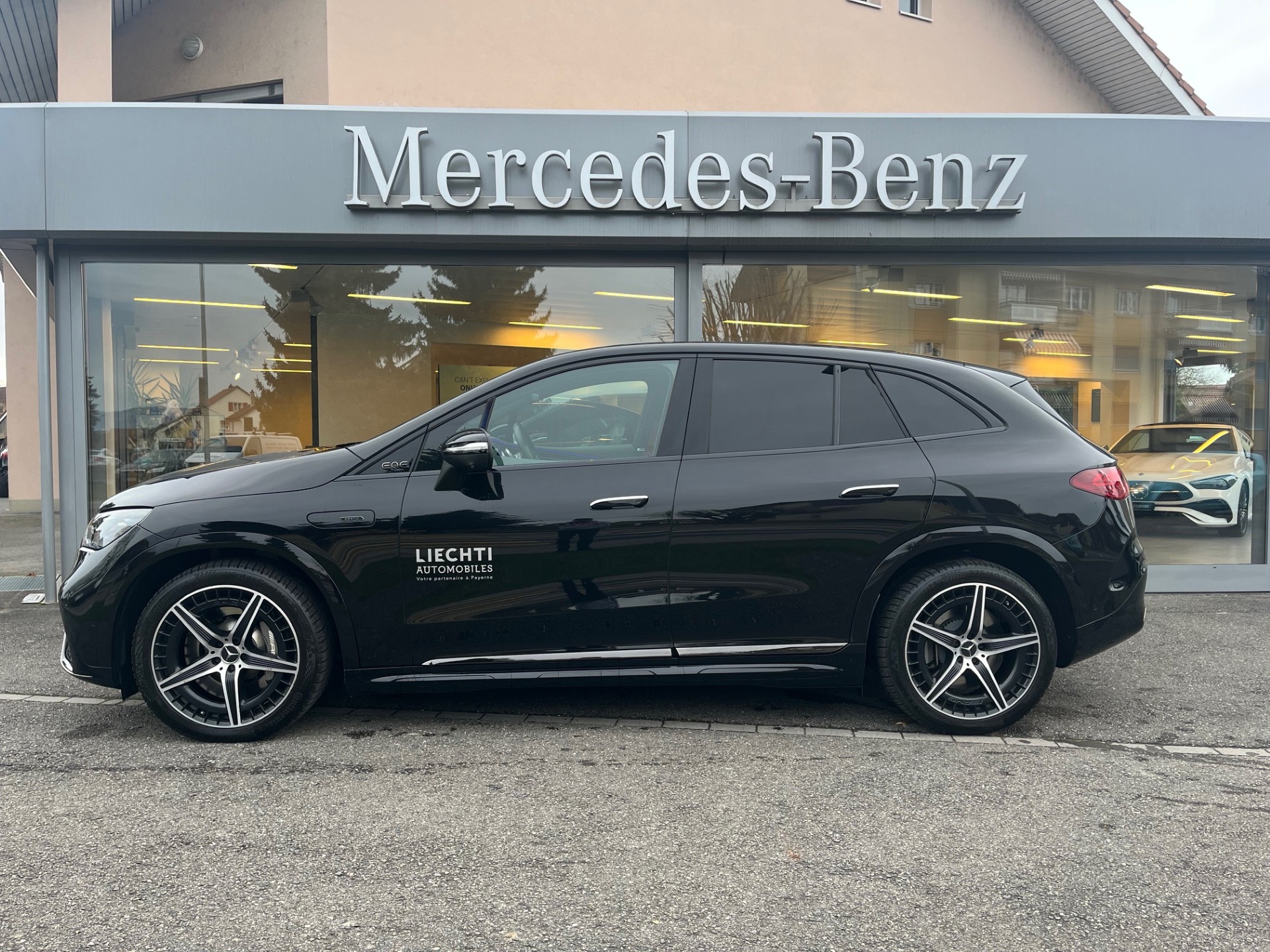 MERCEDES-BENZ EQE SUV AMG 43 4 Matic - 3