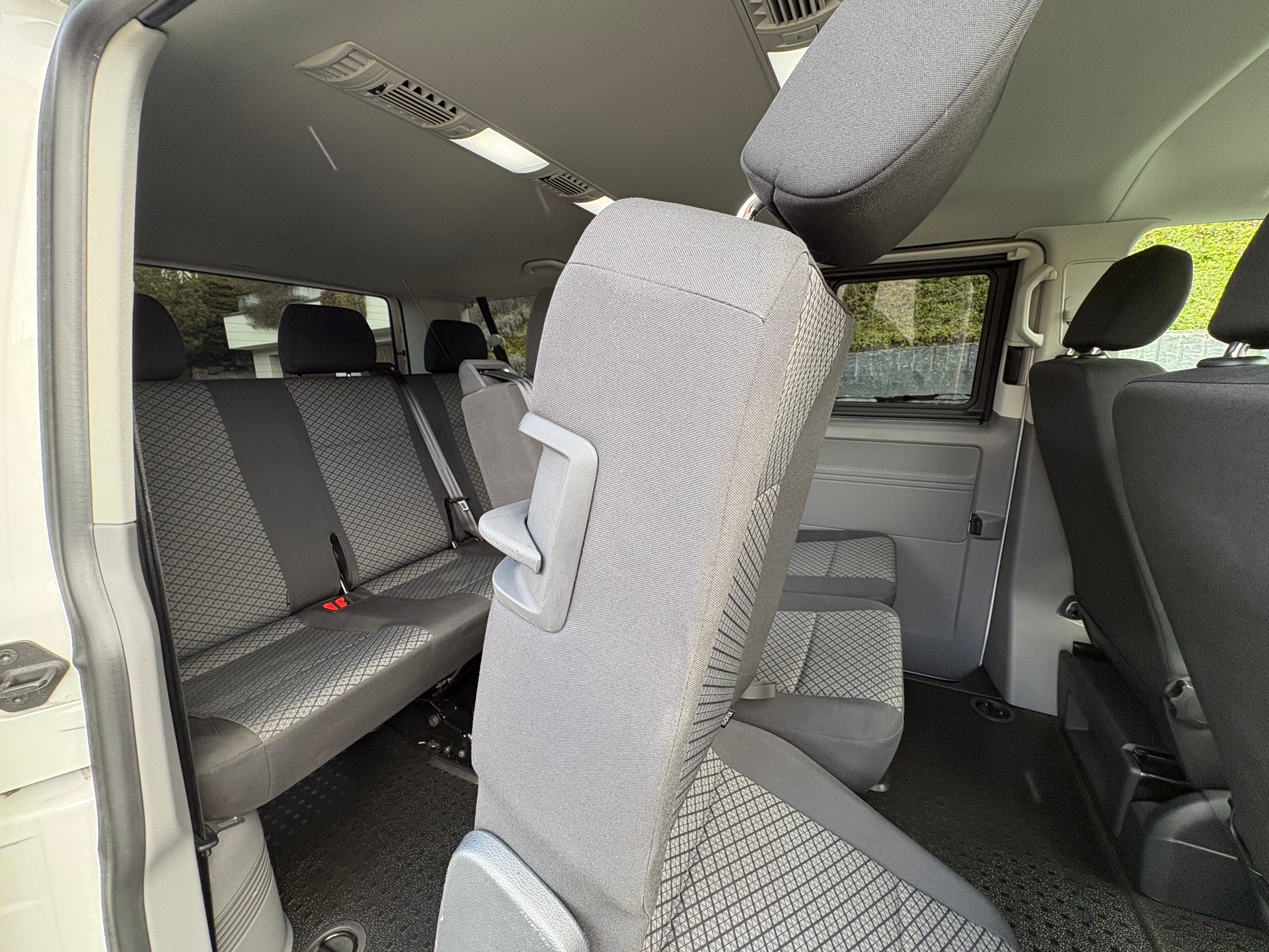 VW T6.1 Caravelle 2.0 TDI 4Motion - 14