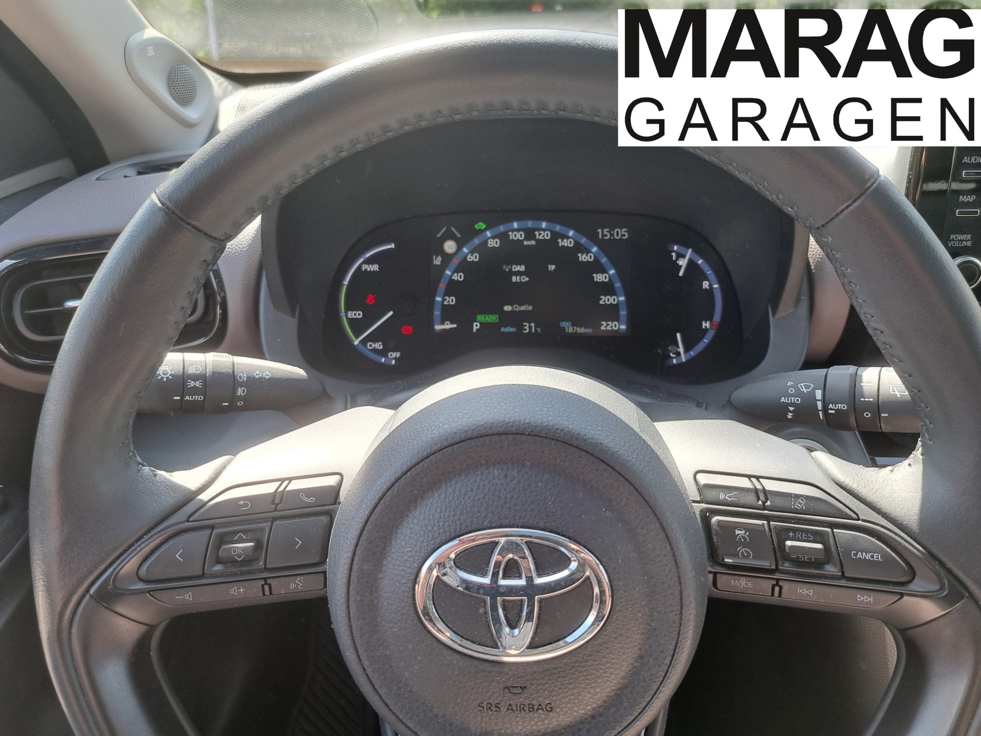 TOYOTA Yaris Cross 1.5 Elegant e-CVT AWDi - 9