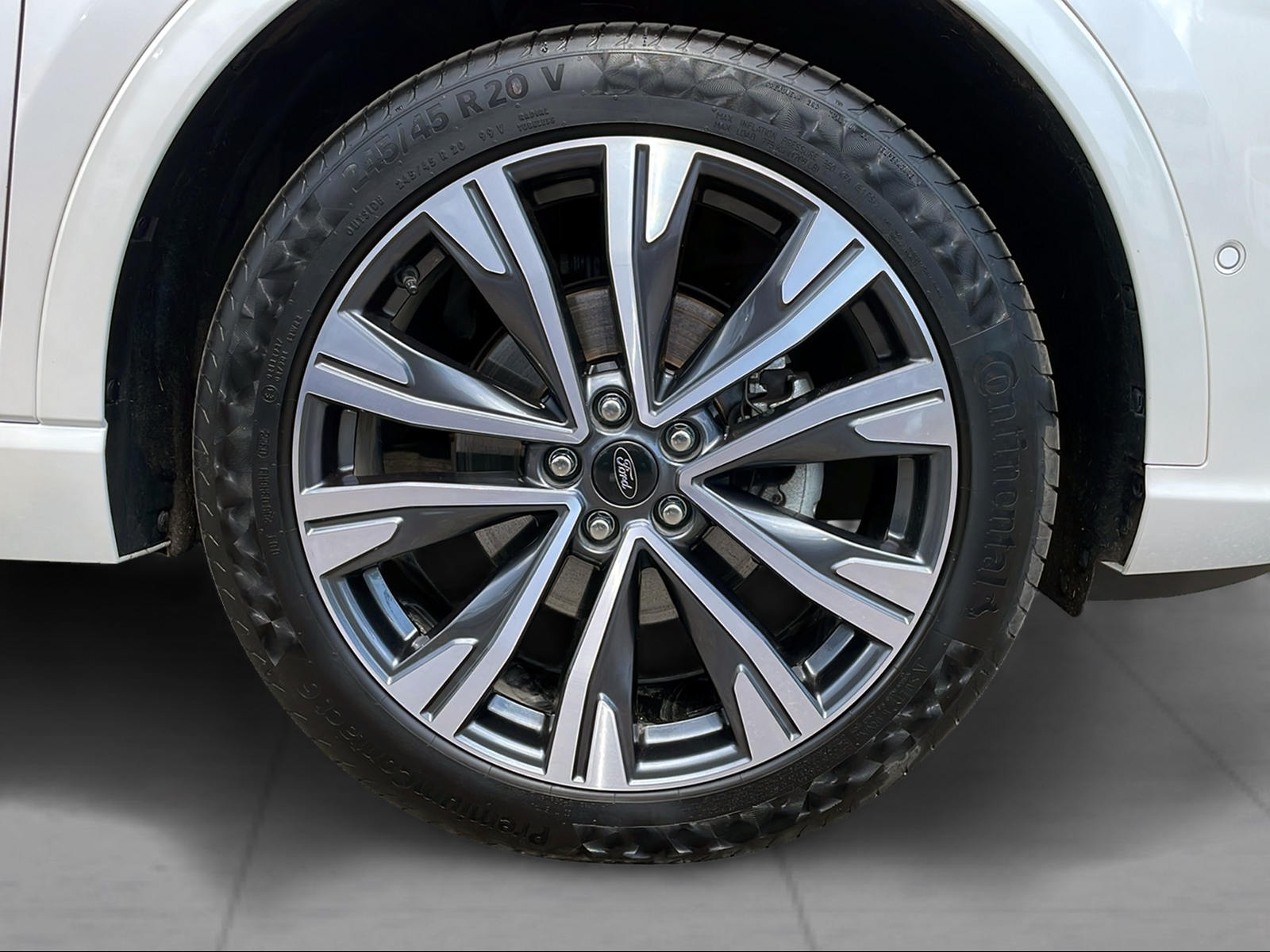 FORD Kuga 2.5 Plug-in Hybrid Vignale - 10