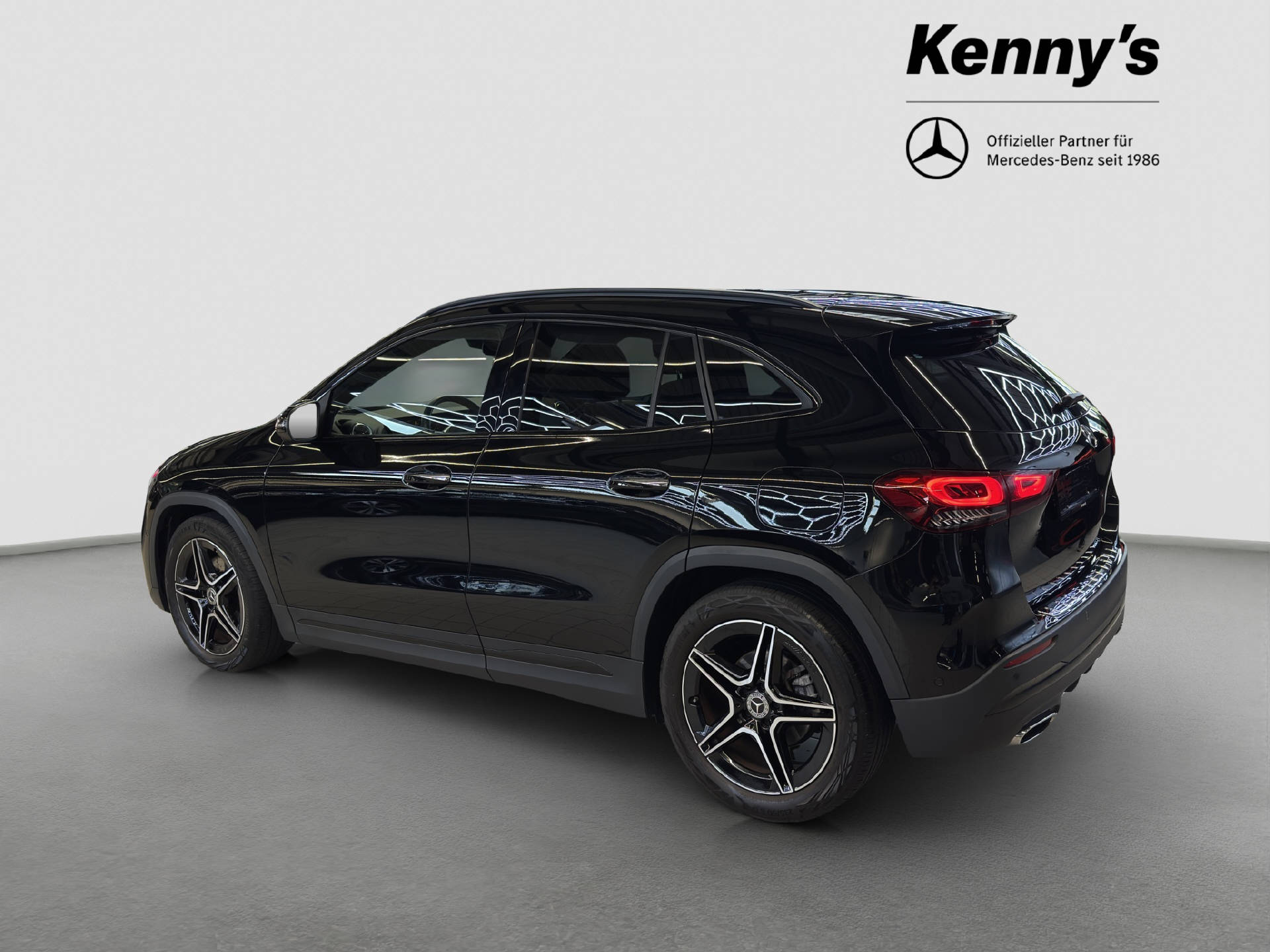 MERCEDES-BENZ GLA 200 AMG Line 4MATIC - 4