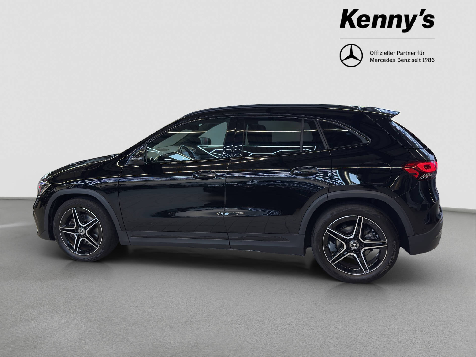 MERCEDES-BENZ GLA 200 AMG Line 4MATIC - 3