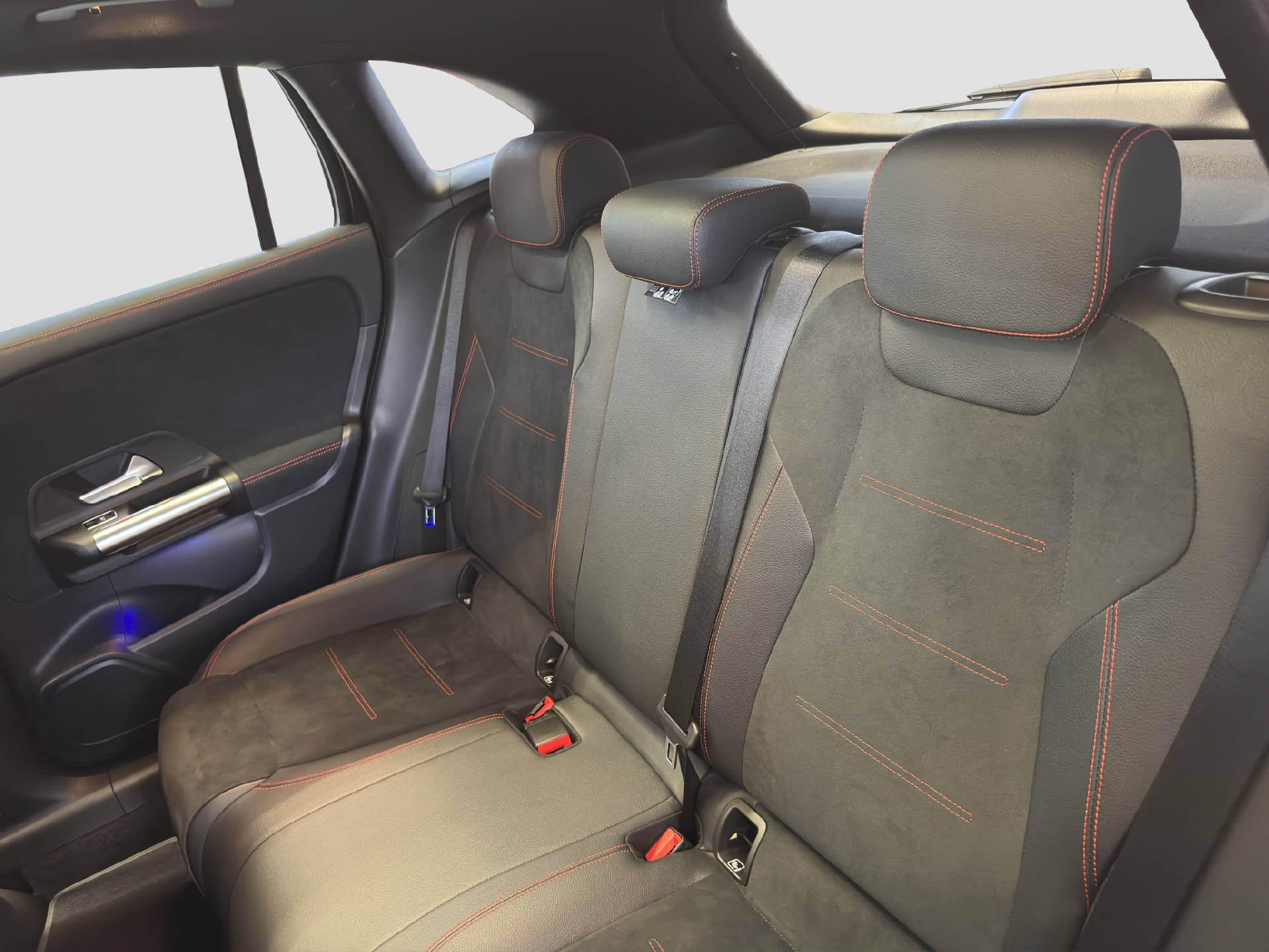 MERCEDES-BENZ GLA 200 AMG Line 4MATIC - 14