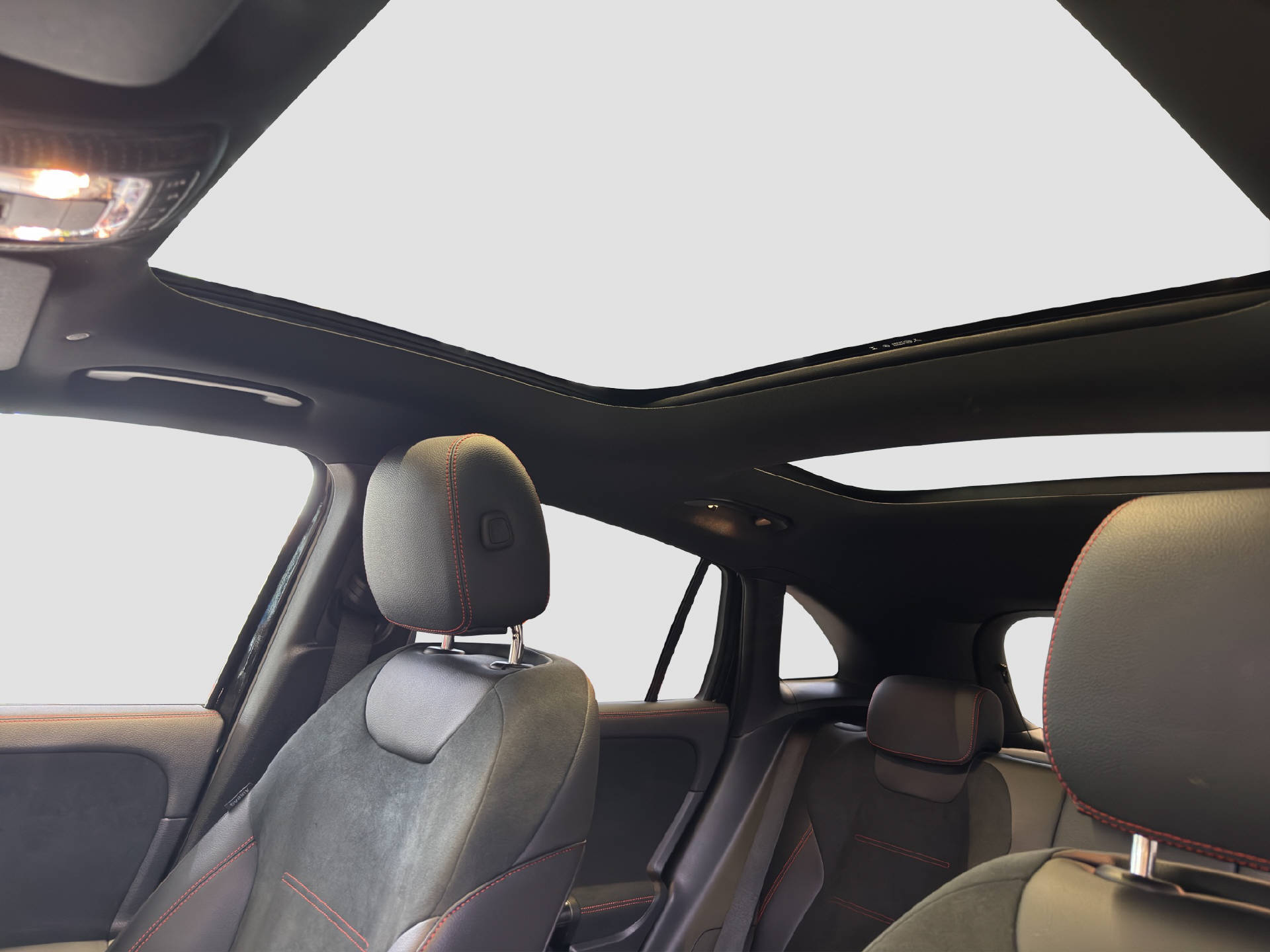 MERCEDES-BENZ GLA 200 AMG Line 4MATIC - 12