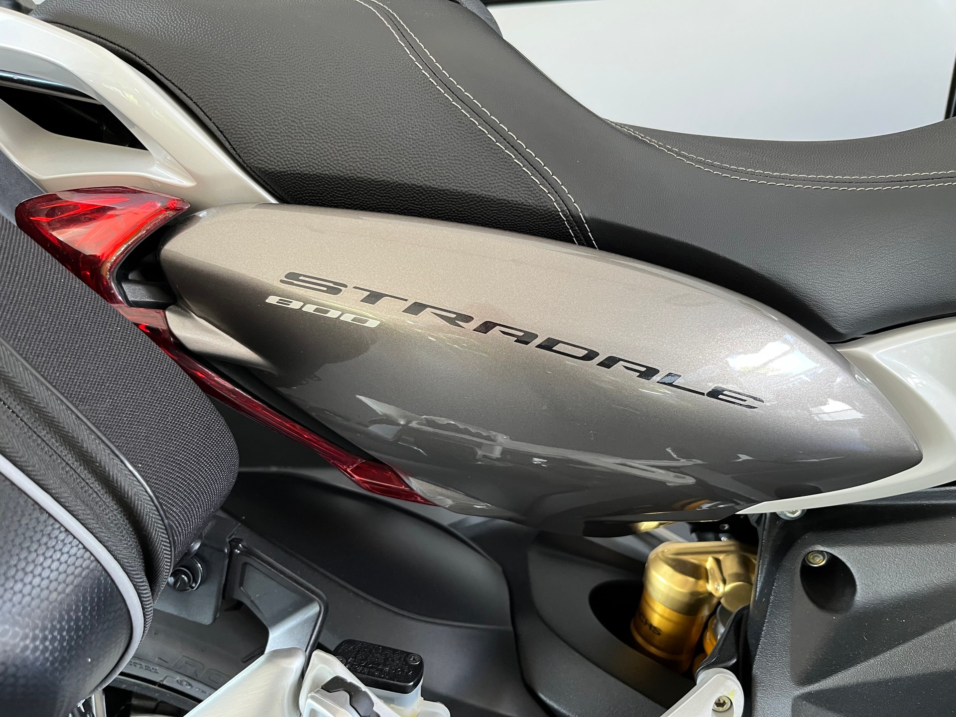 MV AGUSTA Stradale 800 EAS ABS - 2