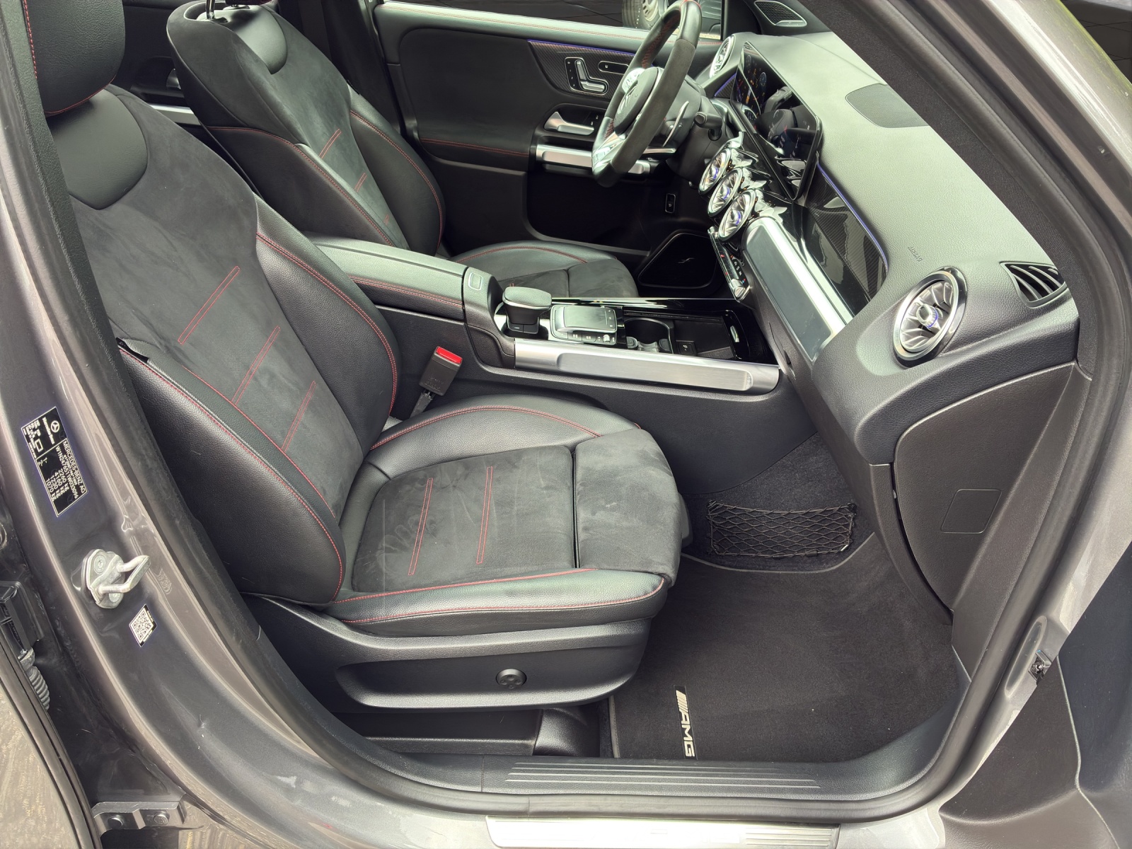 MERCEDES-BENZ GLB 35 AMG 4Matic 8G-Tronic - 14
