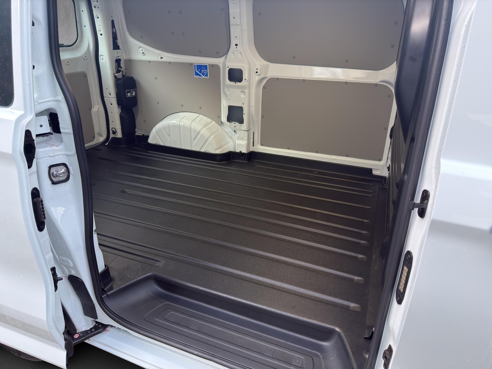 FORD Transit C Van 320 L1 2.0 EcoBlue 136 Trend - 11