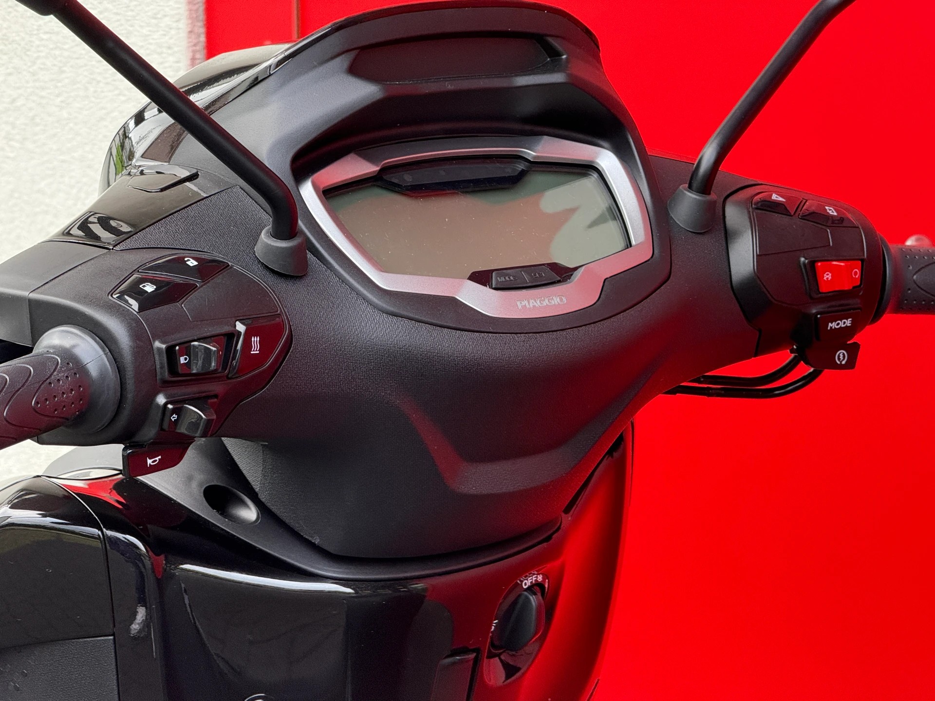 PIAGGIO Beverly 310 E5+ - 13