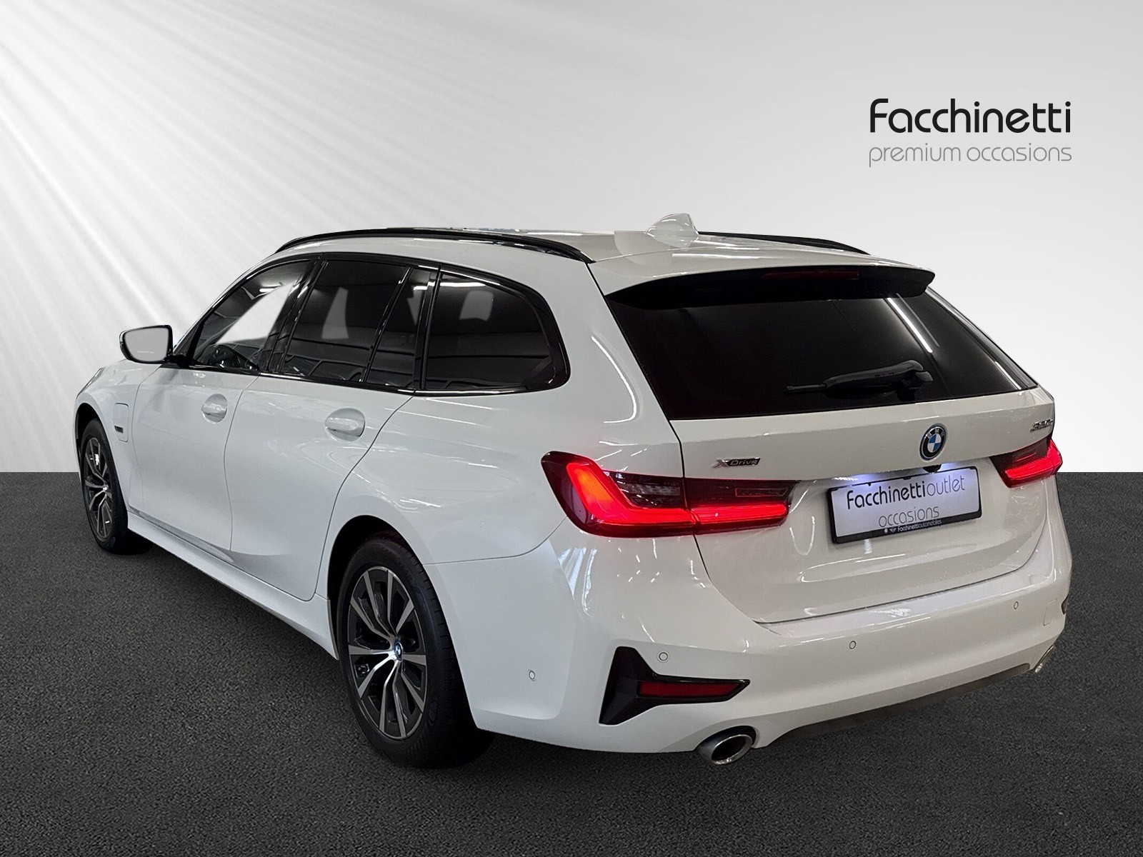 BMW 320e xDrive Touring Sport Line Steptronic - 3