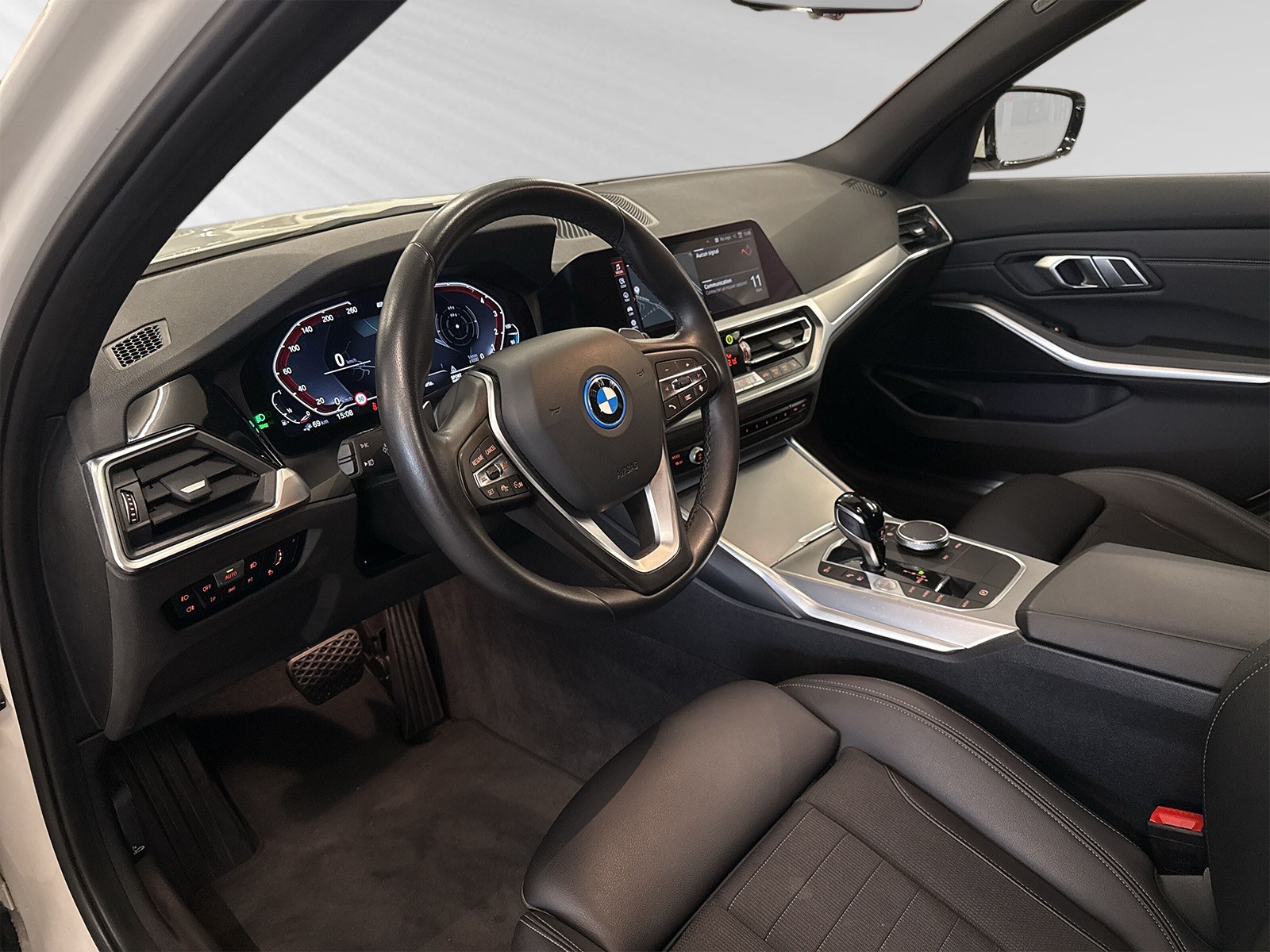 BMW 320e xDrive Touring Sport Line Steptronic - 4