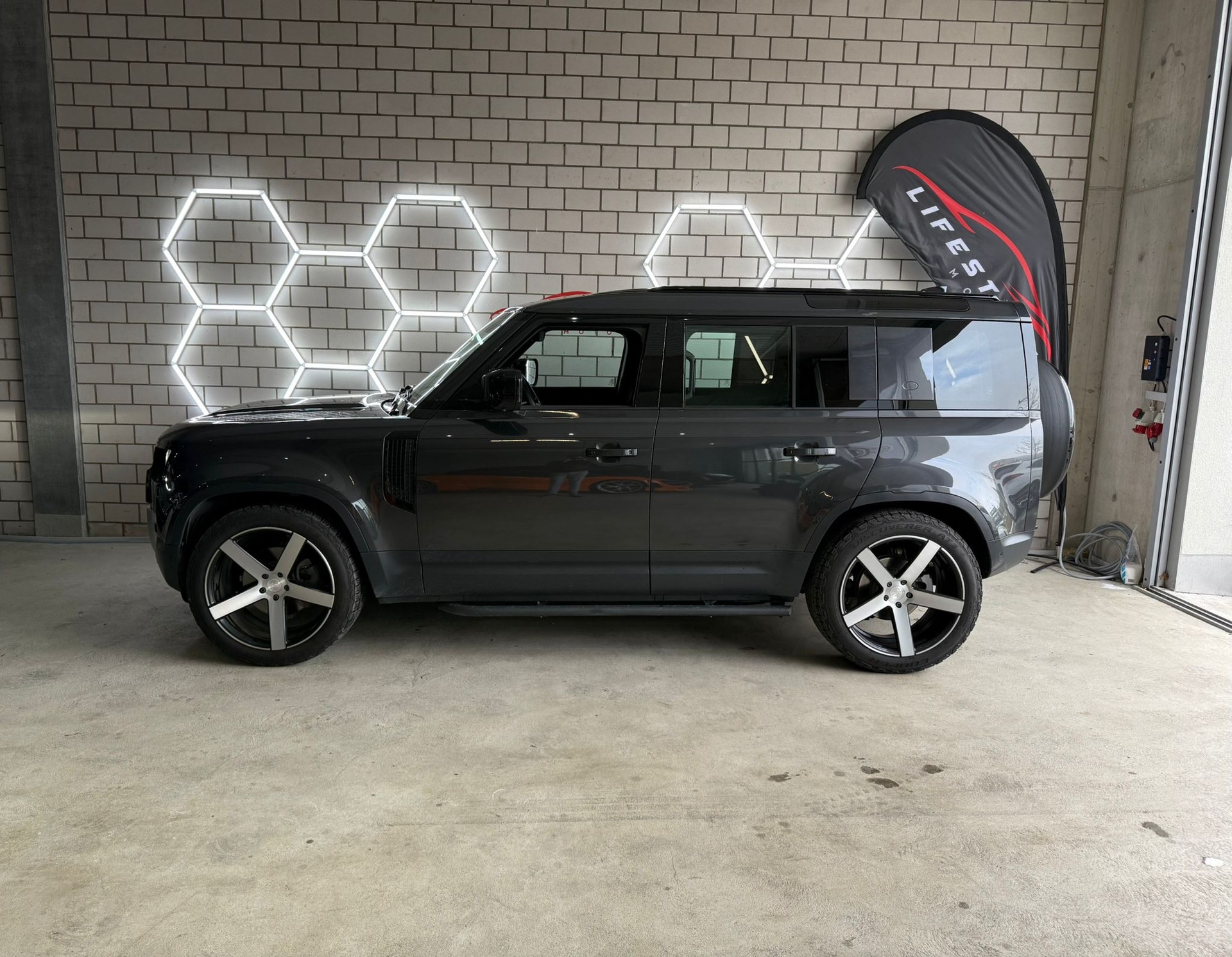 LAND ROVER Defender 110 3.0 D I6 250 SE AWD AT8 - 2