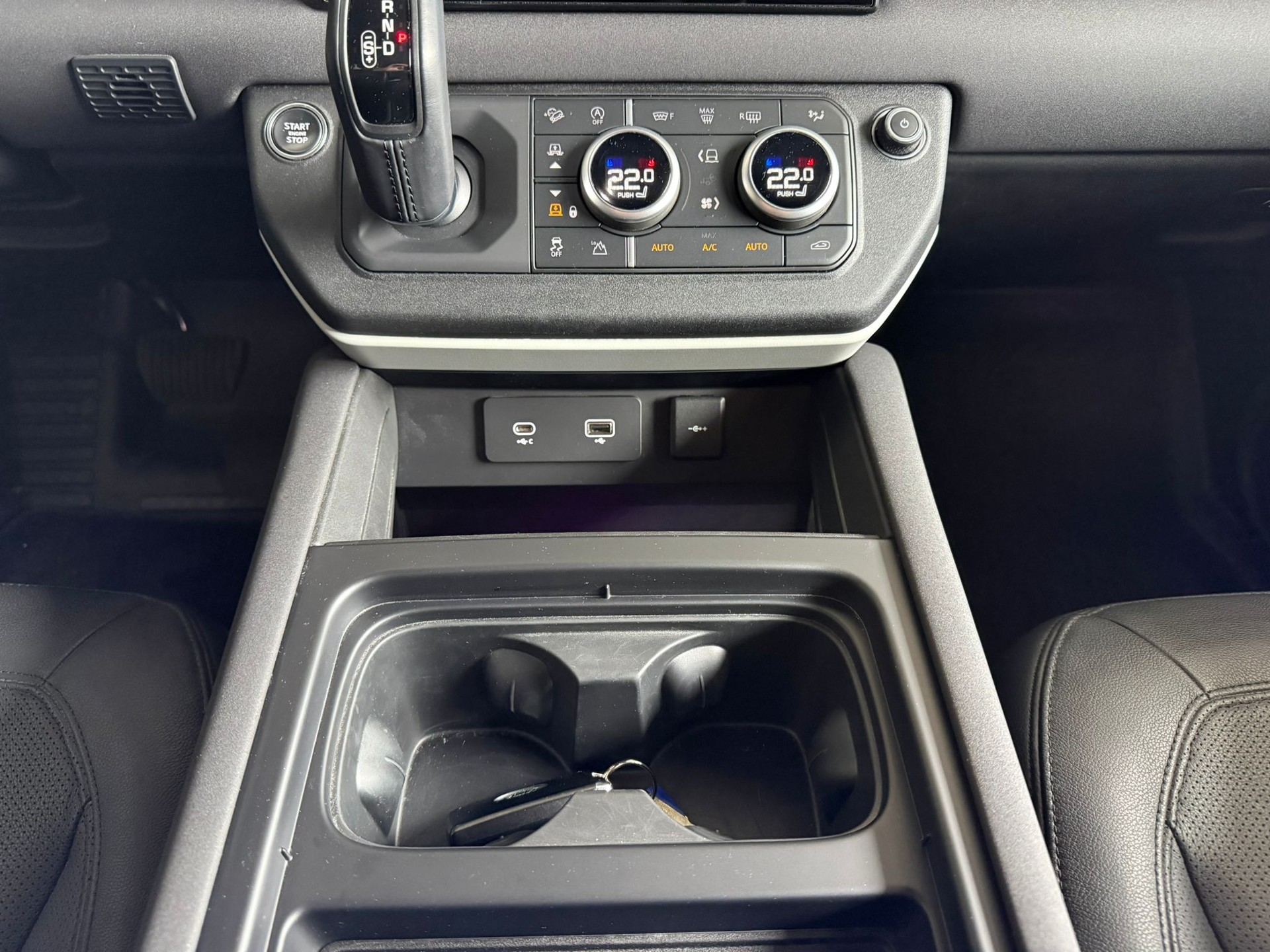 LAND ROVER Defender 110 3.0 D I6 250 SE AWD AT8 - 10