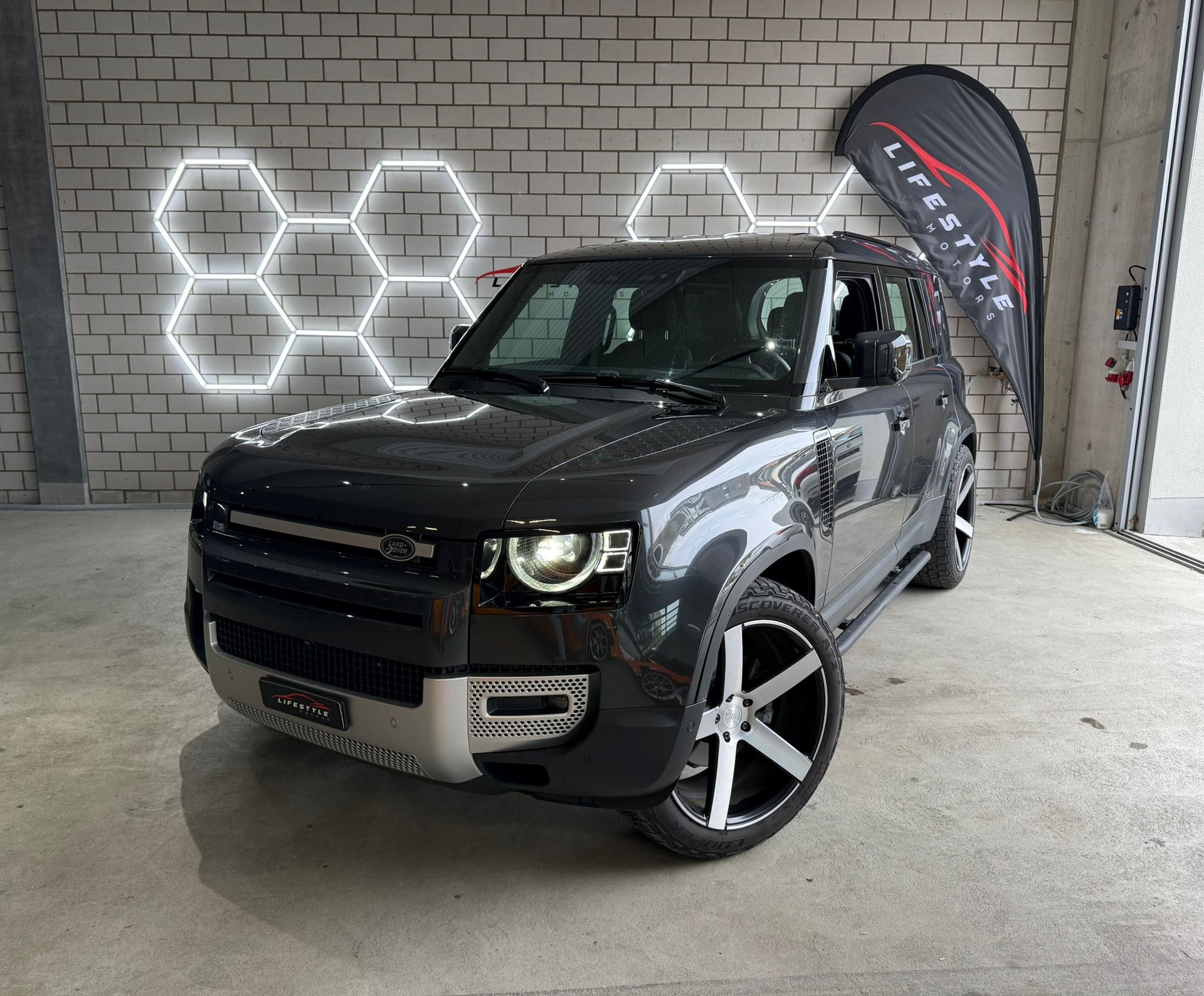 LAND ROVER Defender 110 3.0 D I6 250 SE AWD AT8