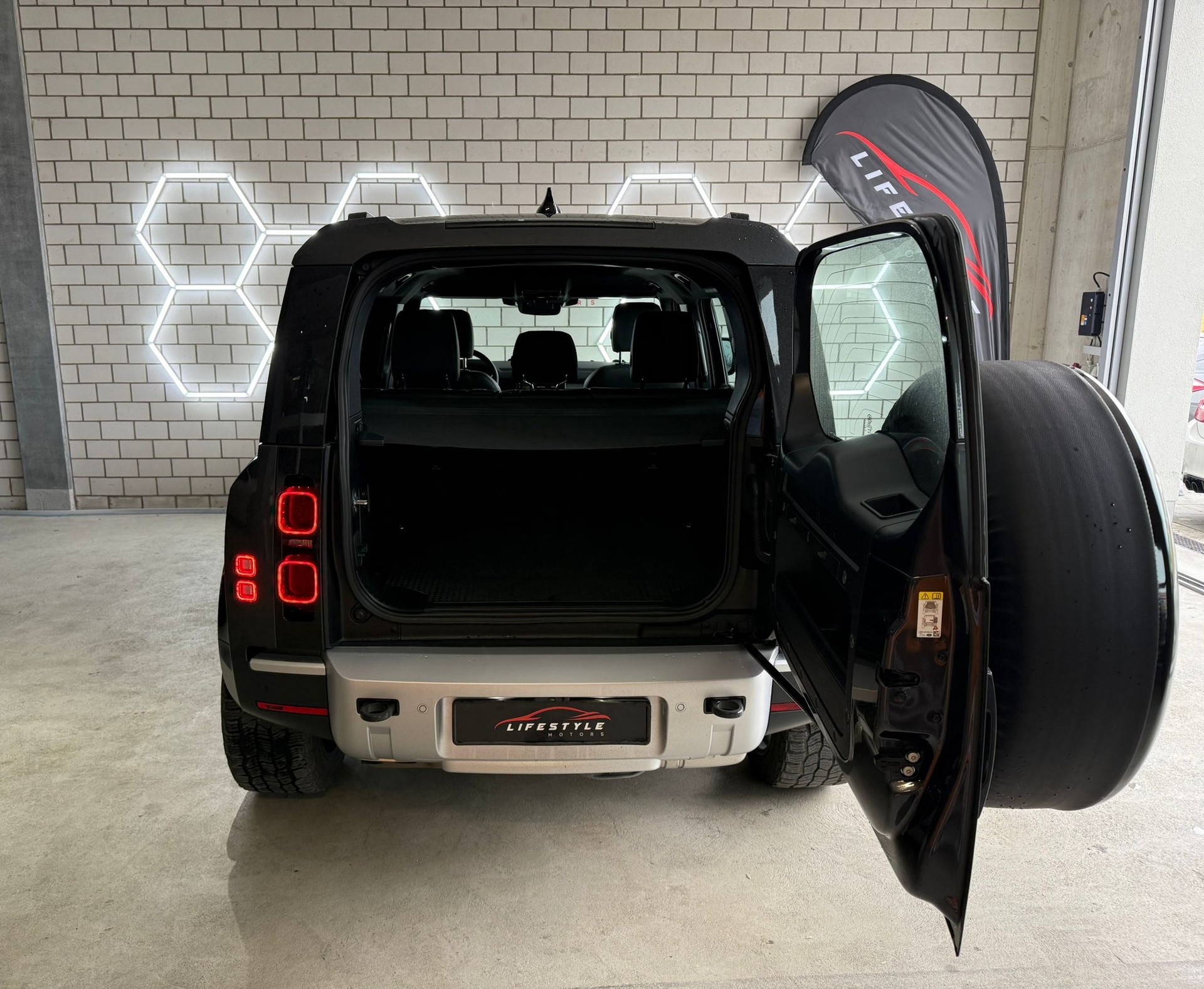 LAND ROVER Defender 110 3.0 D I6 250 SE AWD AT8 - 14