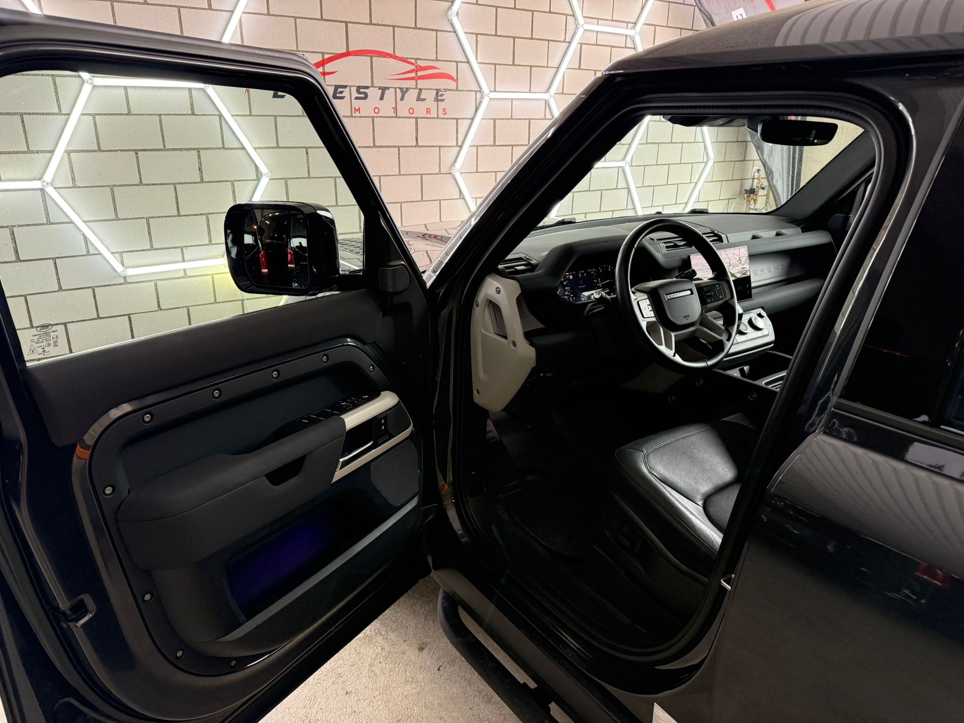 LAND ROVER Defender 110 3.0 D I6 250 SE AWD AT8 - 5