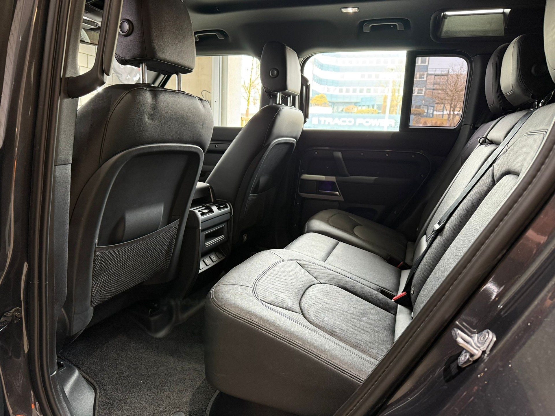 LAND ROVER Defender 110 3.0 D I6 250 SE AWD AT8 - 13