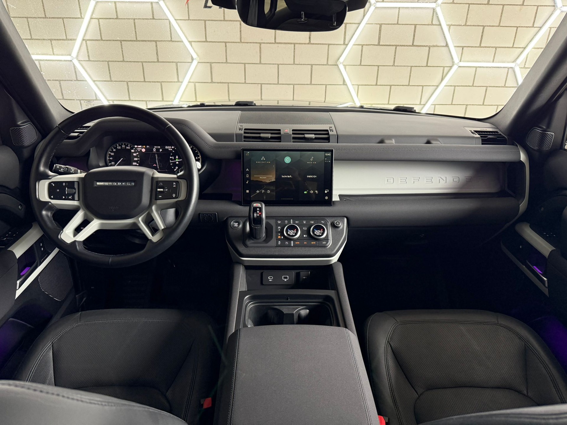 LAND ROVER Defender 110 3.0 D I6 250 SE AWD AT8 - 8