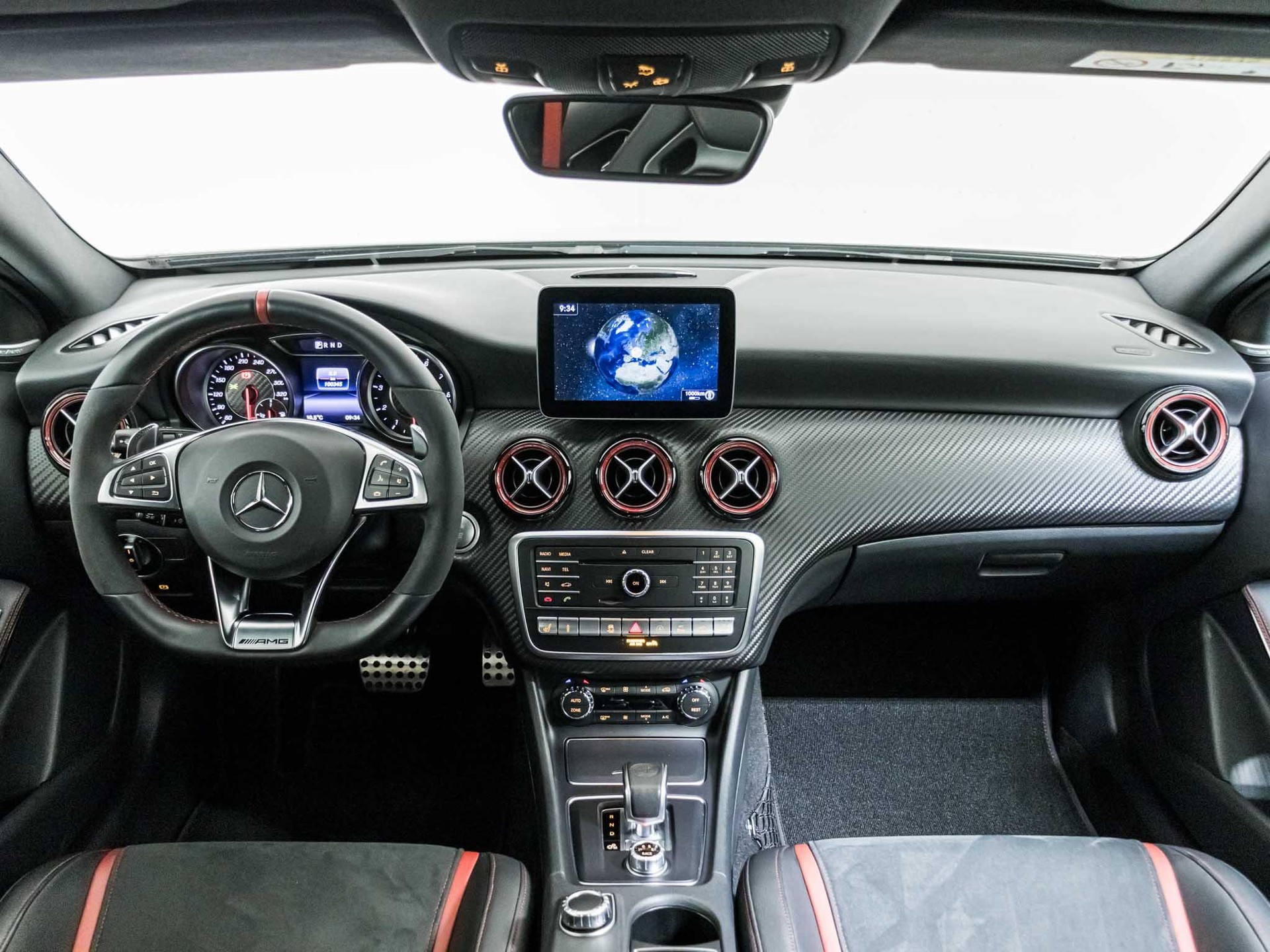 MERCEDES-BENZ A 45 AMG 4MATIC - 11
