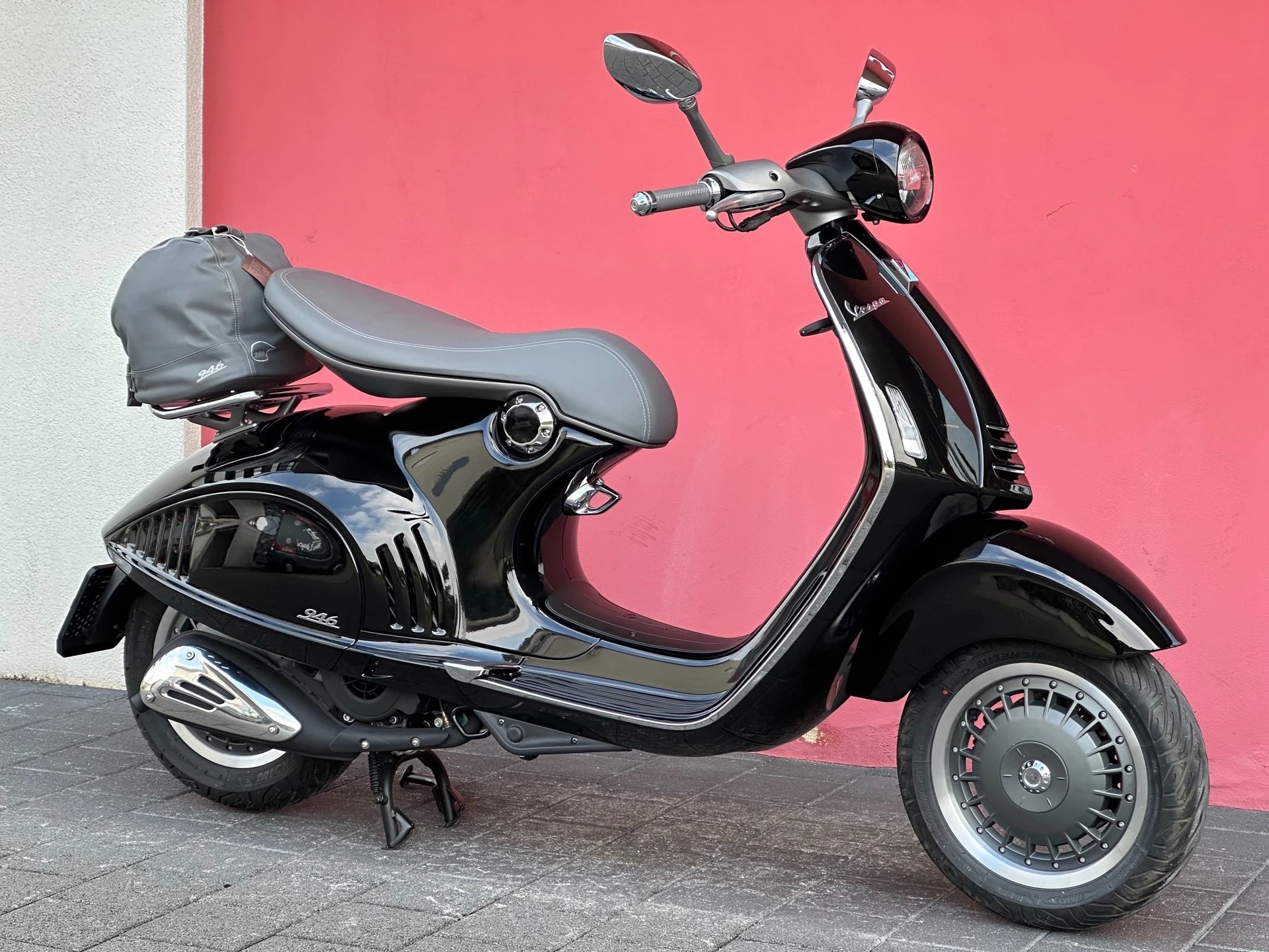 PIAGGIO Vespa 946 - 2