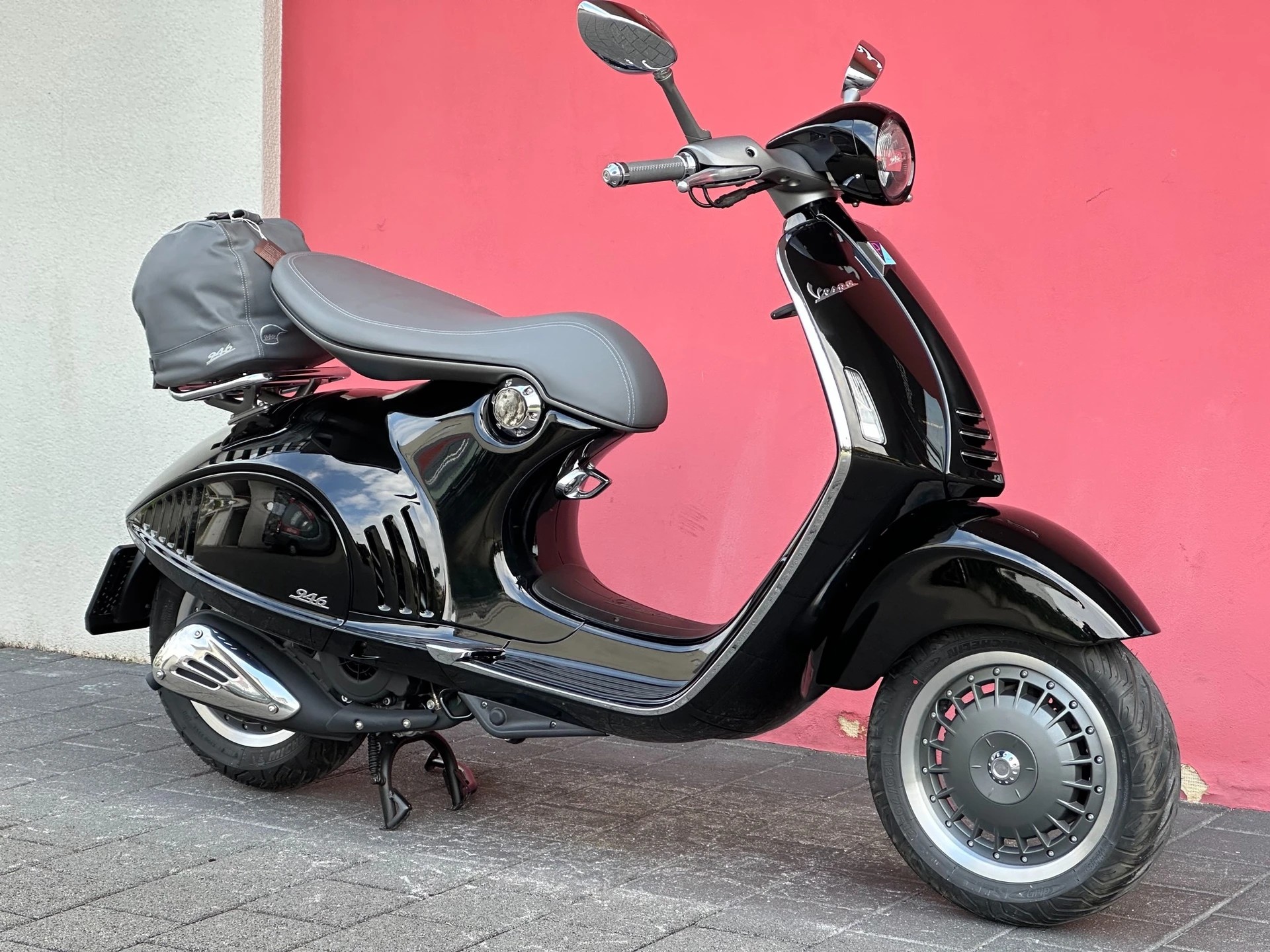 PIAGGIO Vespa 946 - 7