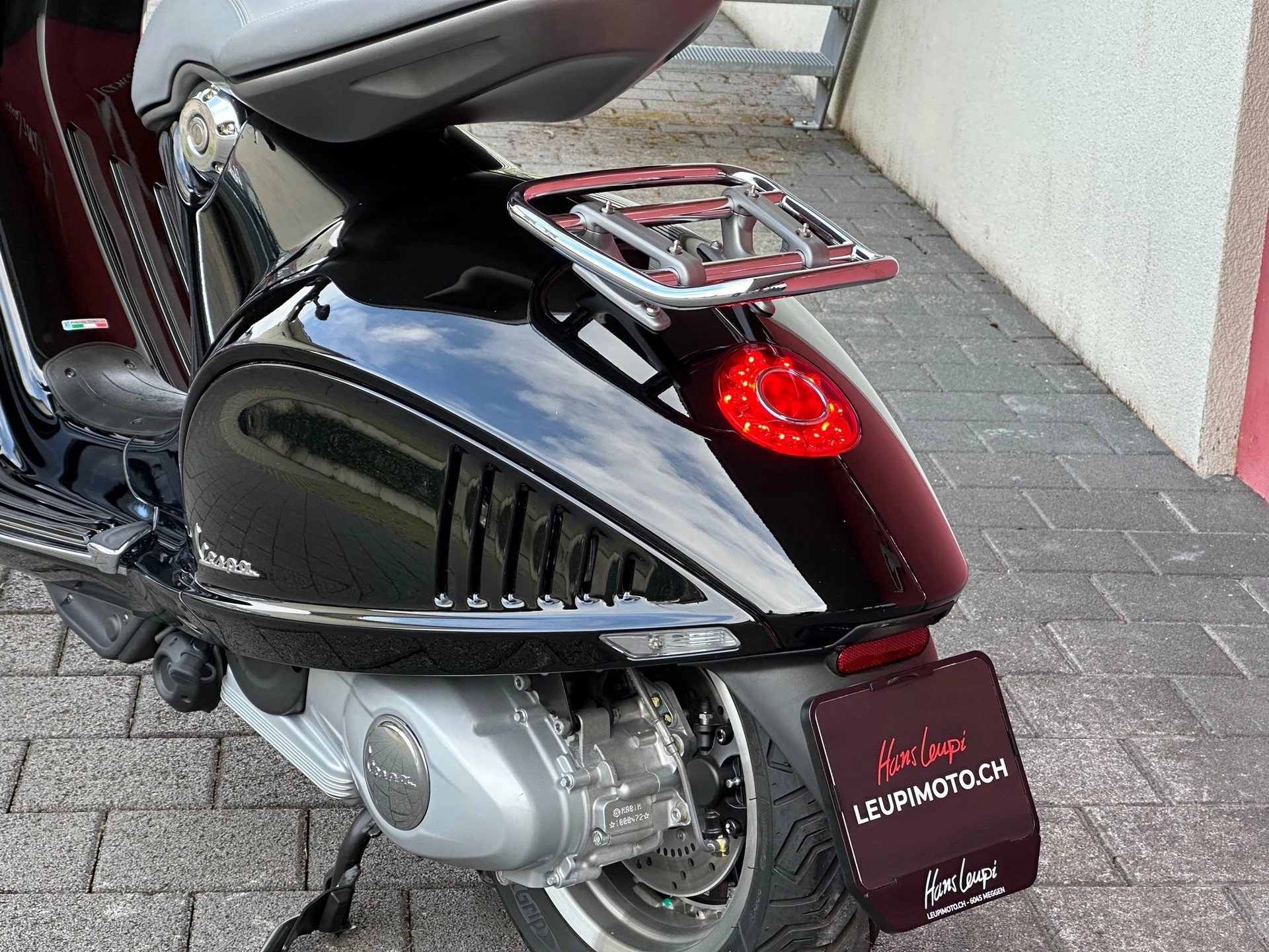 PIAGGIO Vespa 946 - 5