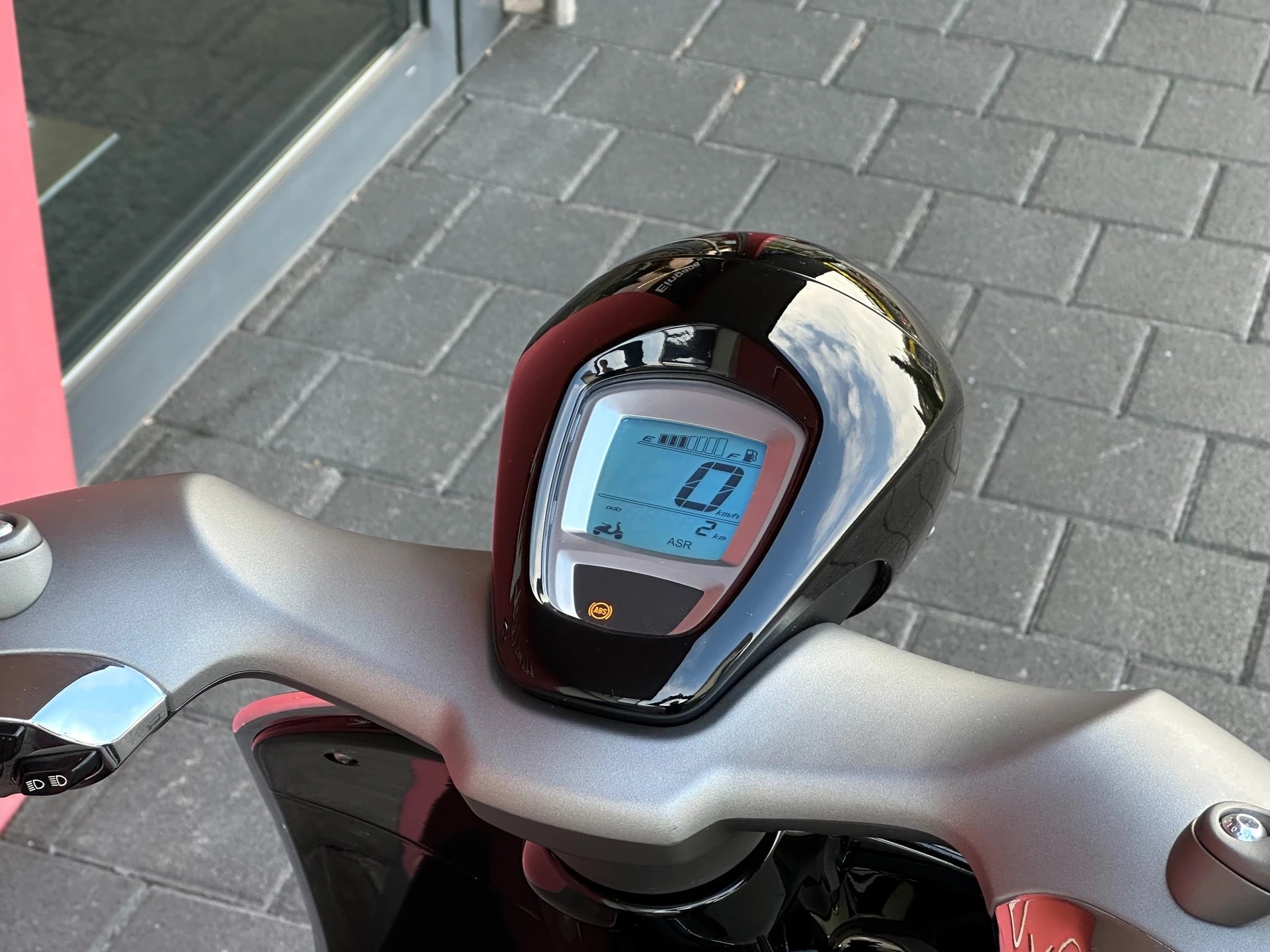 PIAGGIO Vespa 946 - 9