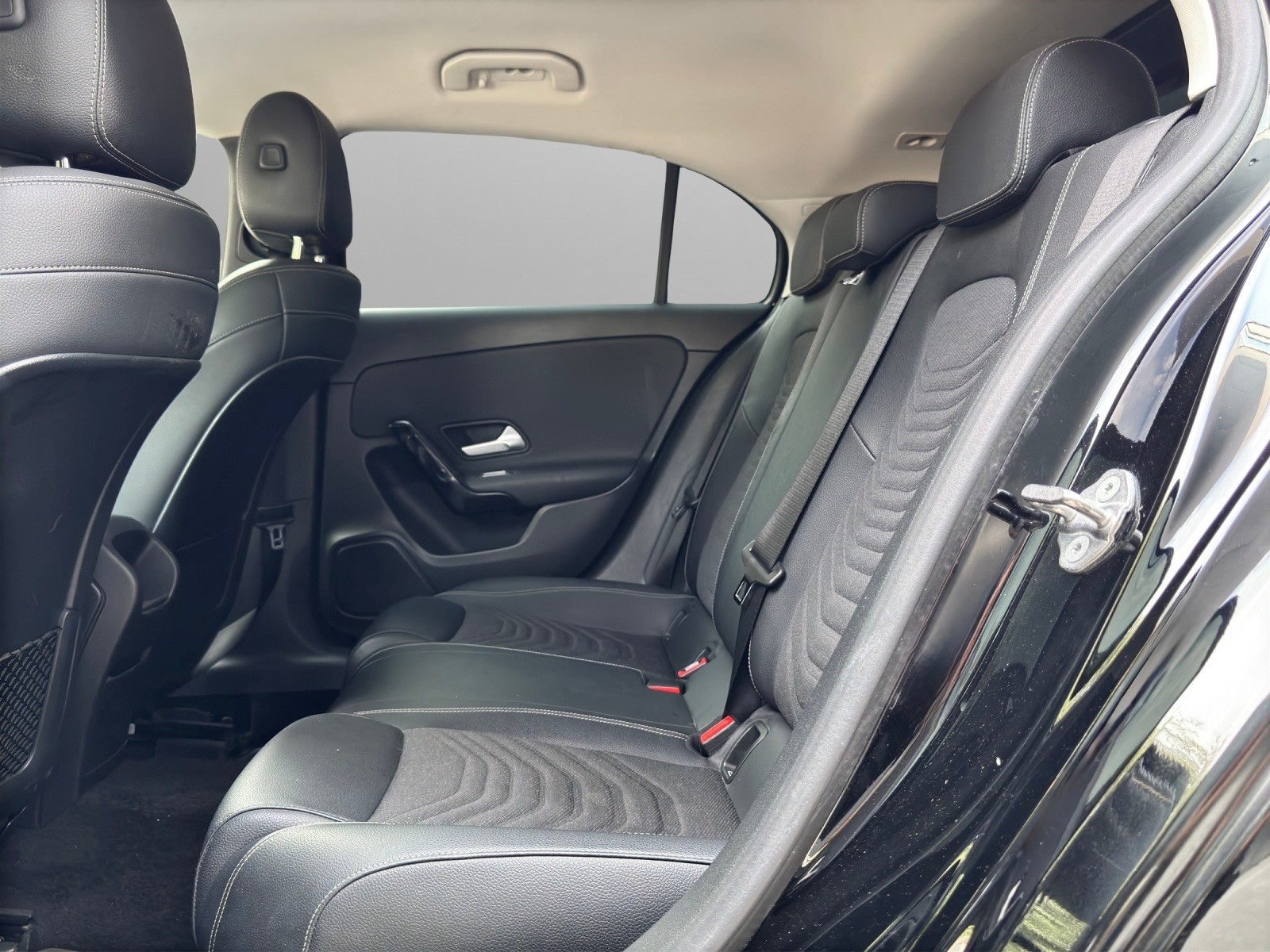 MERCEDES-BENZ A 180 d - 11