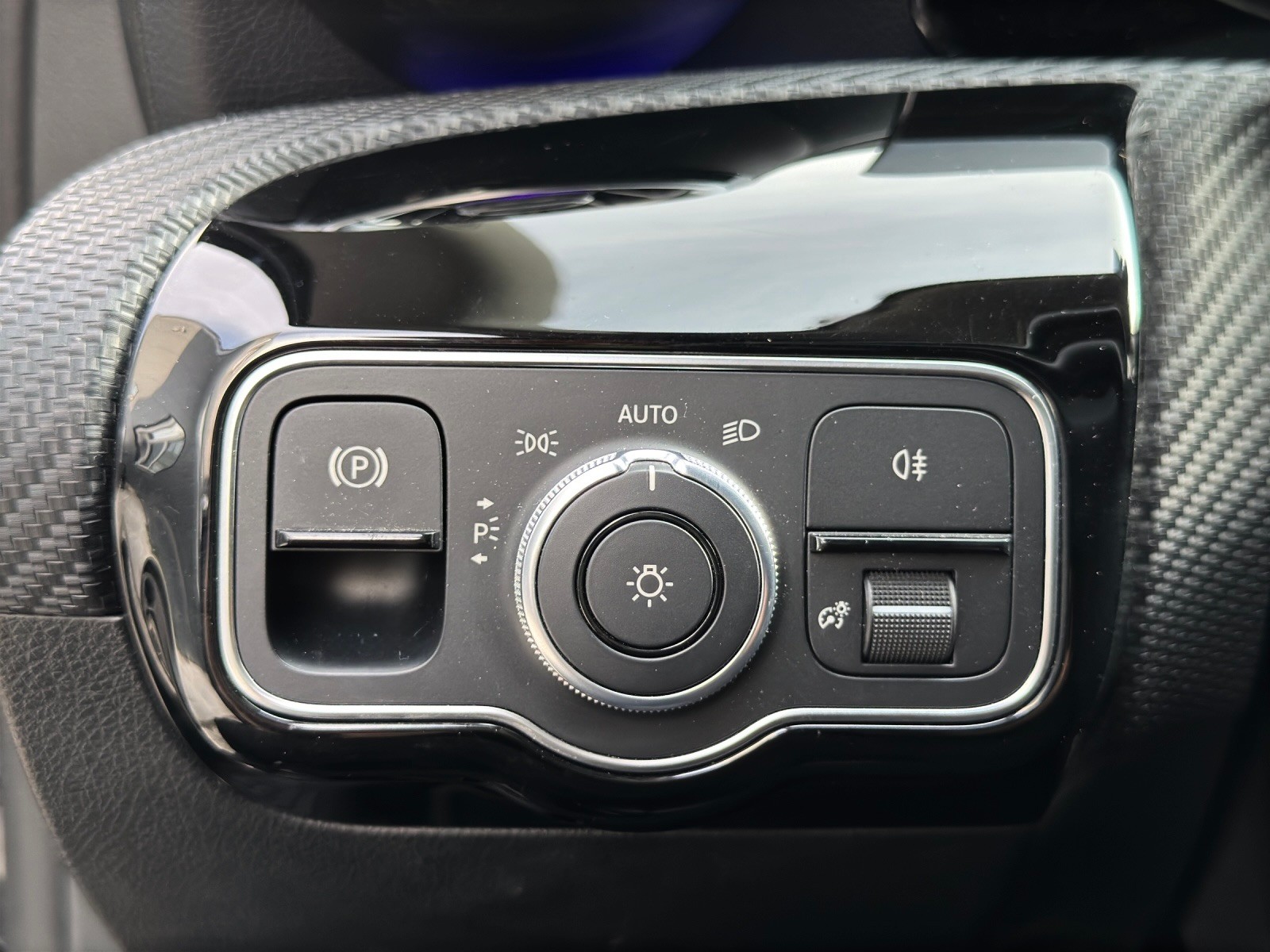 MERCEDES-BENZ A 180 d - 19