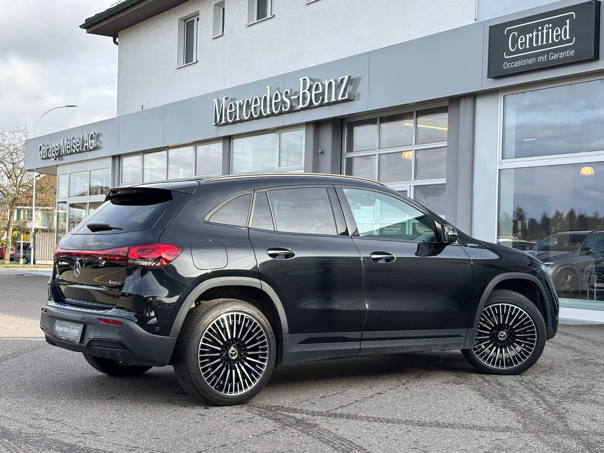 MERCEDES-BENZ EQA 350 AMG-Line 4Matic - 3