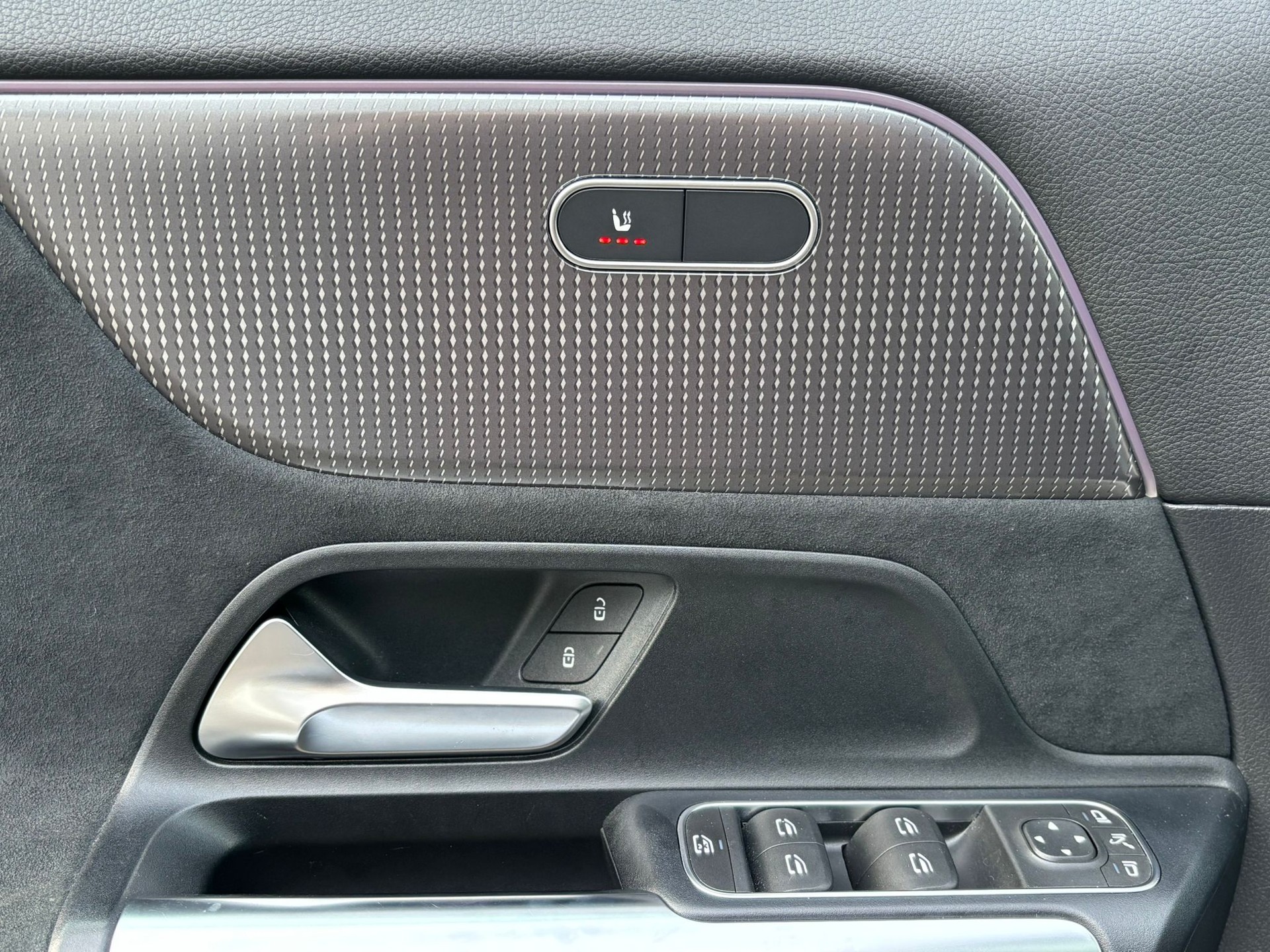 MERCEDES-BENZ EQA 350 AMG-Line 4Matic - 13