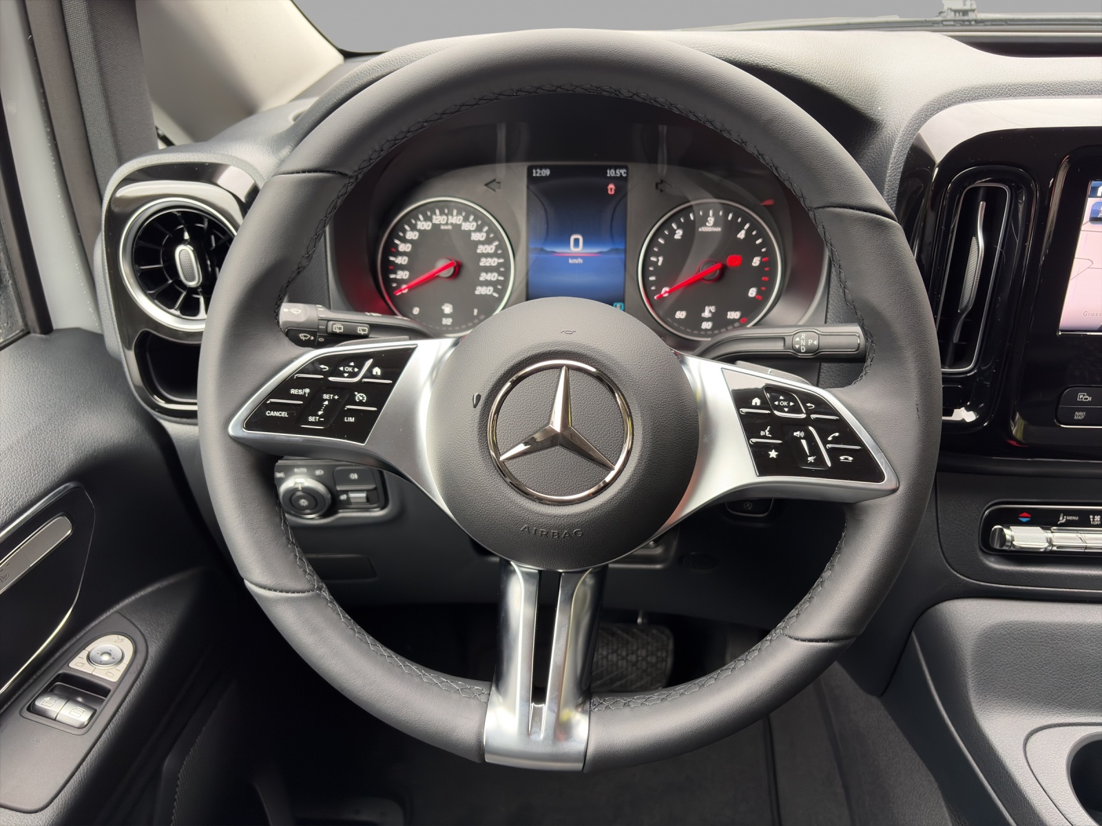 MERCEDES-BENZ Vito 116 CDI Lang Tourer FAMILY 9G-Tronic 4M Select - 11