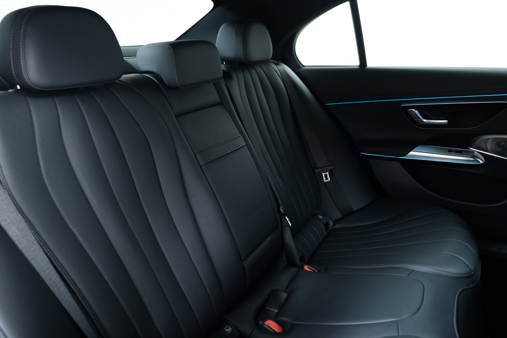MERCEDES-BENZ E 220 d 4Matic 9G-Tronic - 12