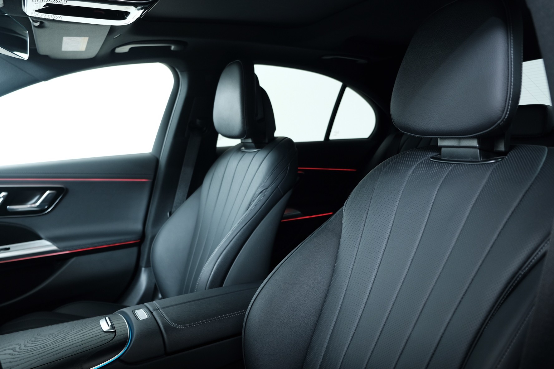 MERCEDES-BENZ E 220 d 4Matic 9G-Tronic - 11