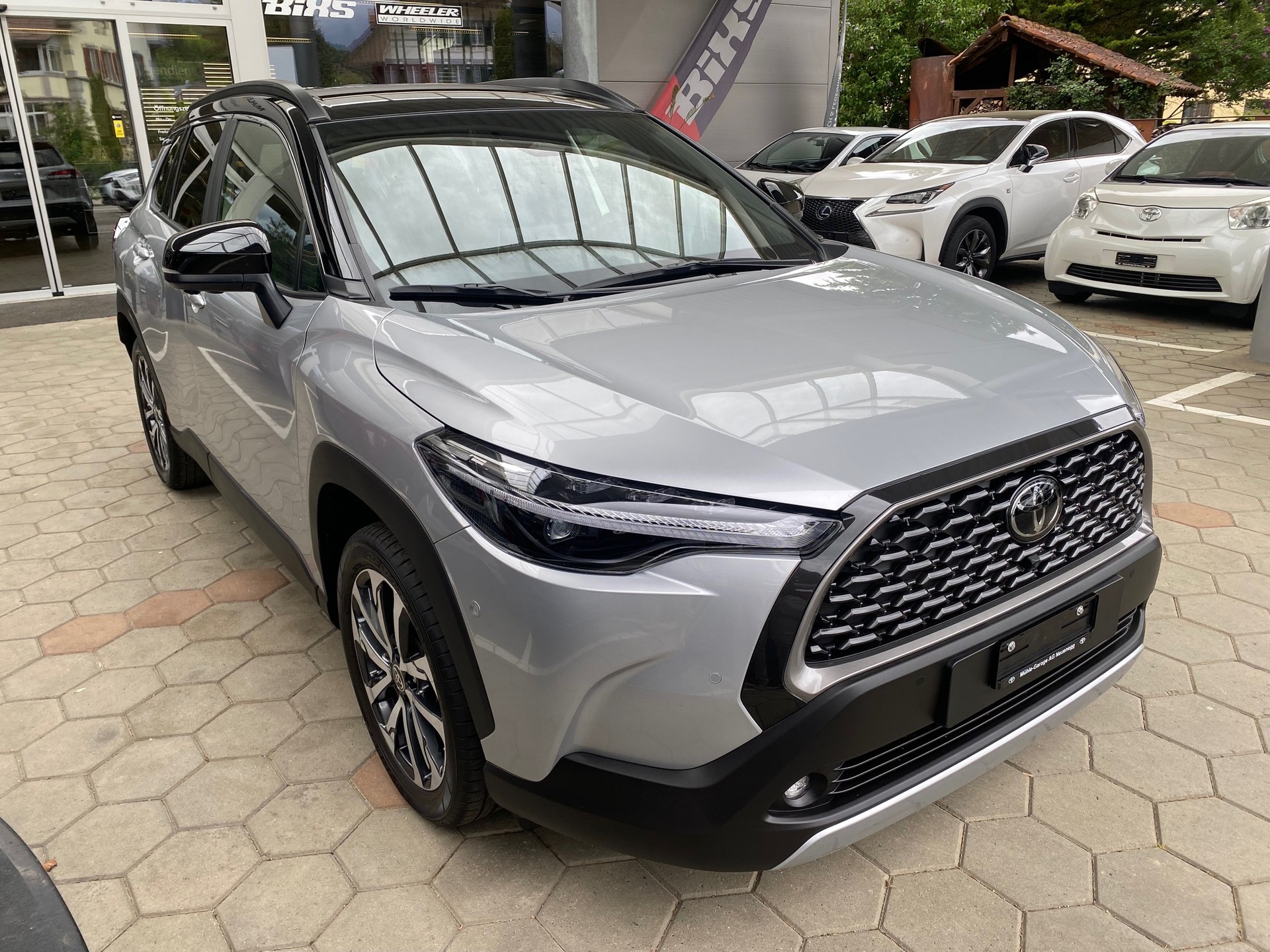 TOYOTA Corolla Cross 2.0 4WD Premium e-CVT - 2