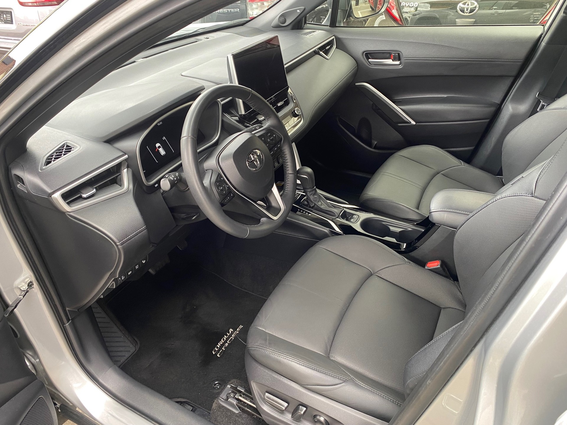 TOYOTA Corolla Cross 2.0 4WD Premium e-CVT - 4